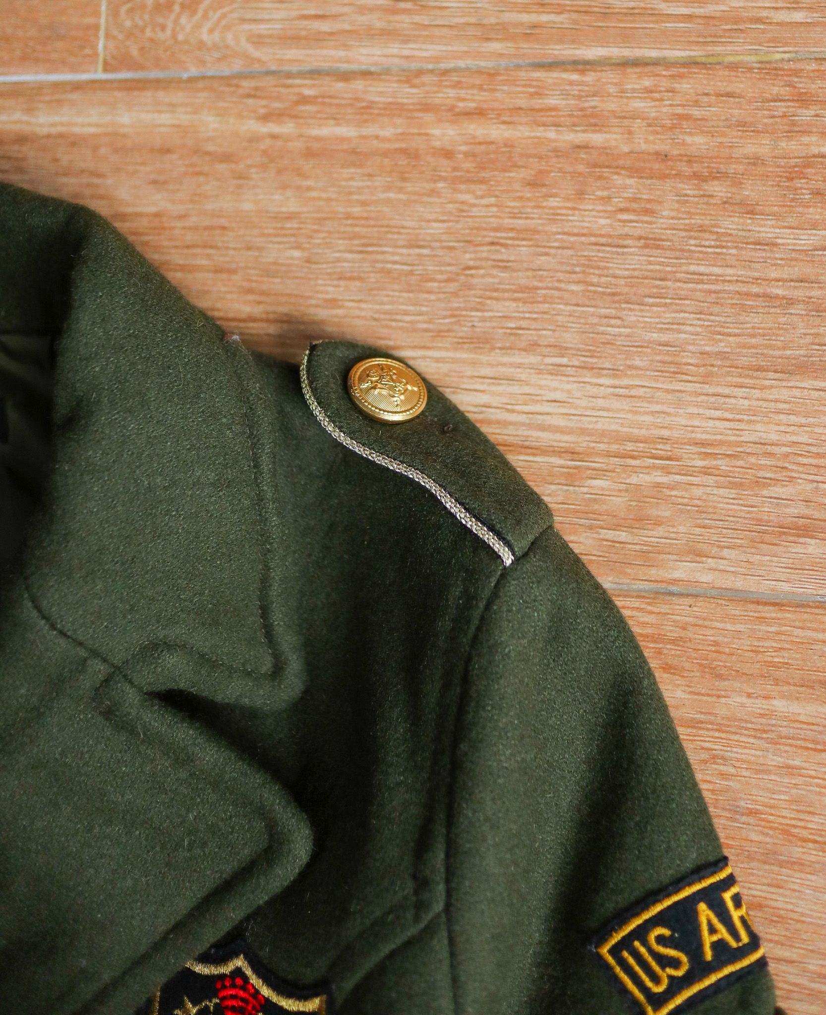  12.06.24 - VTG DOUBLE BREASTED CROPPED WOOL JACKET - BROWNIE BEE 