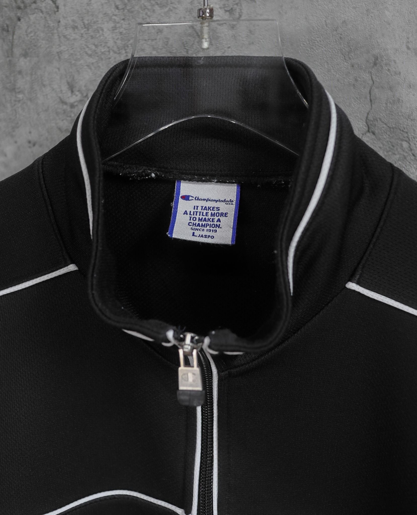  11.03.23 - VTG TRACK JACKET - CHAMPION 