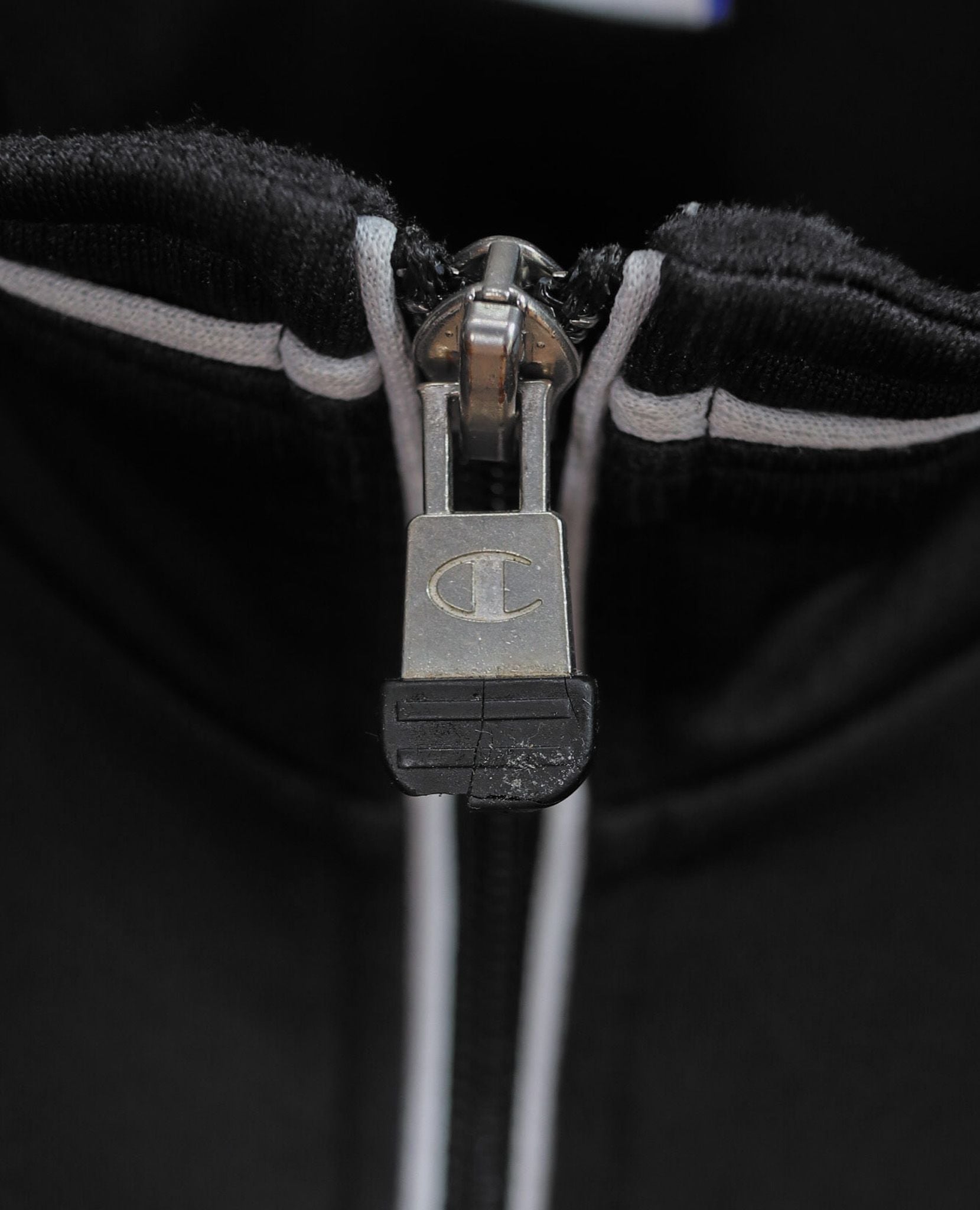  11.03.23 - VTG TRACK JACKET - CHAMPION 