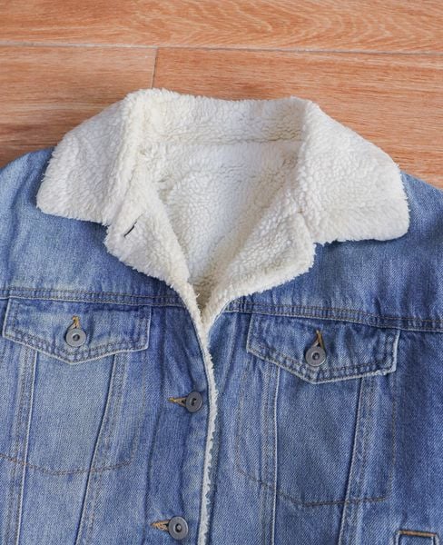  11.17.24 - VTG CROPPED SHERPA LINED DENIM JACKET - GU by UNIQLO 