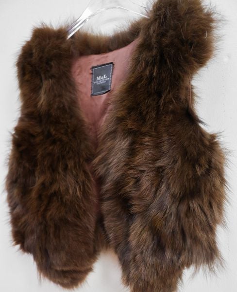  12.16.24 - VTG FAUX FUR VEST JACKET - M&L COLLECTION 