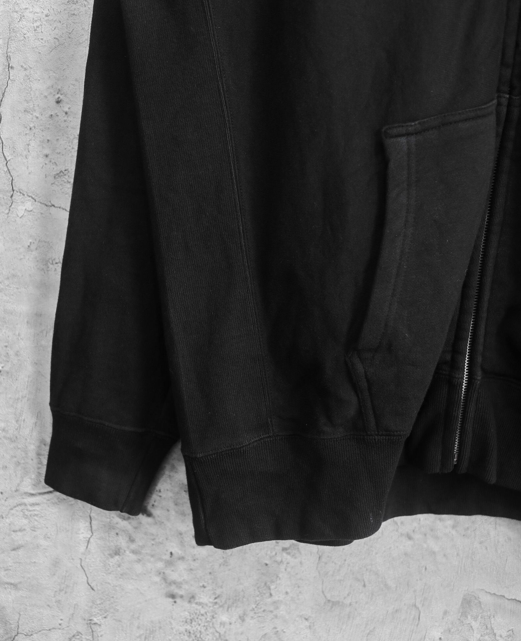  02.27.24 - VTG HEAVY ZIP UP HOODIE - UNITED ATHLE 