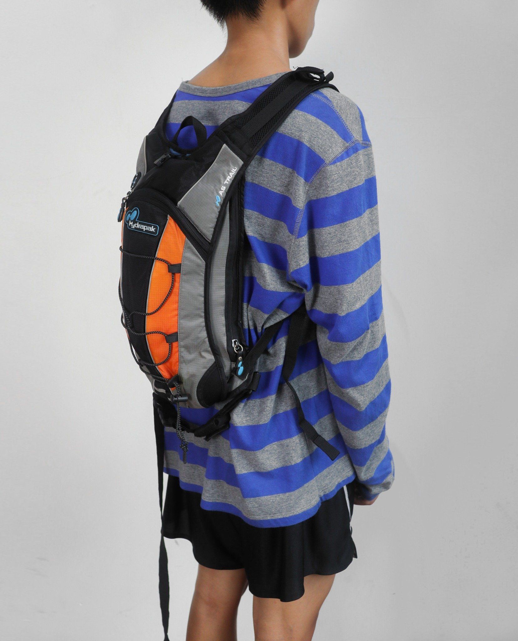  06.13.23 - VTG BAG - HYDRAPAK 