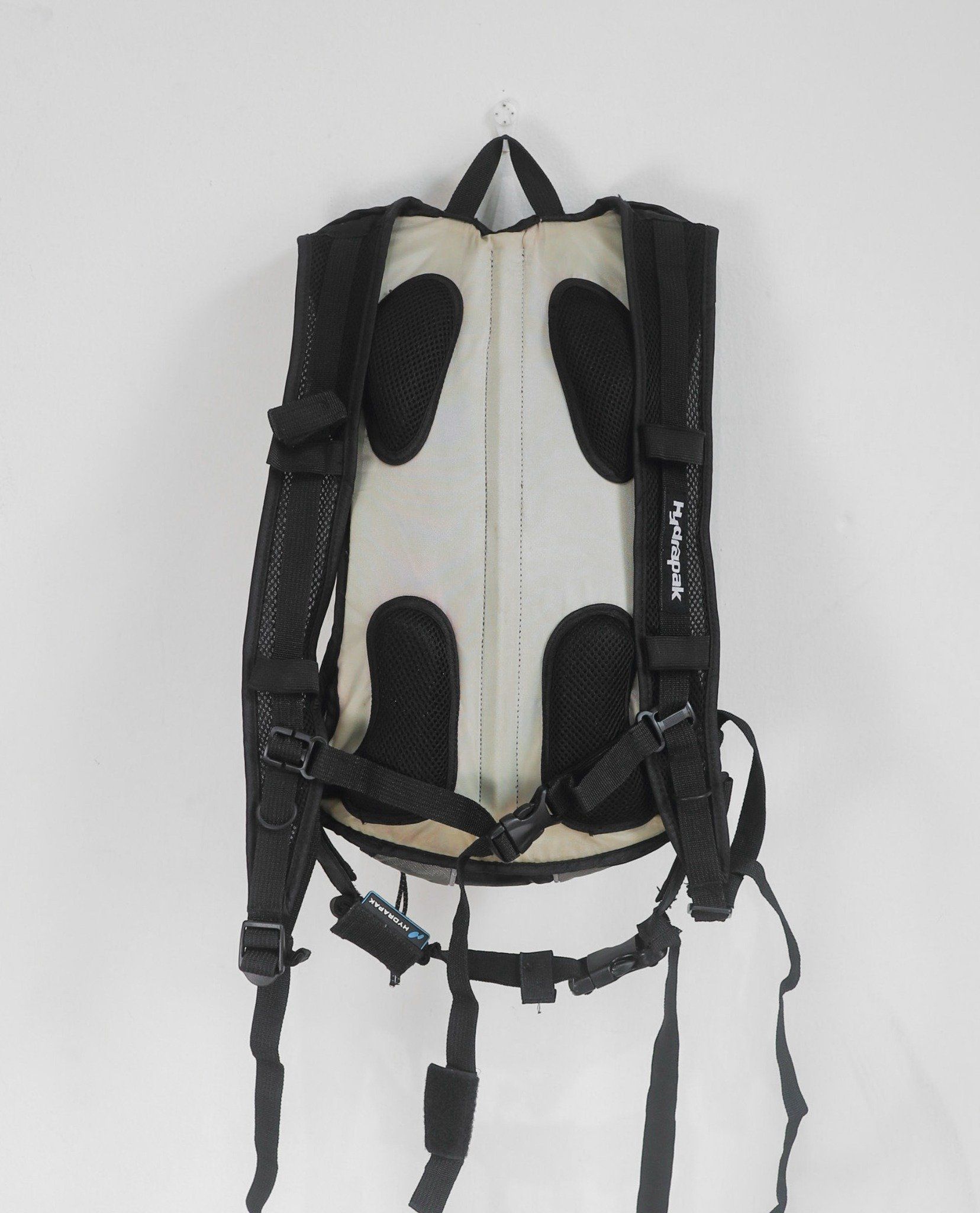  06.13.23 - VTG BAG - HYDRAPAK 