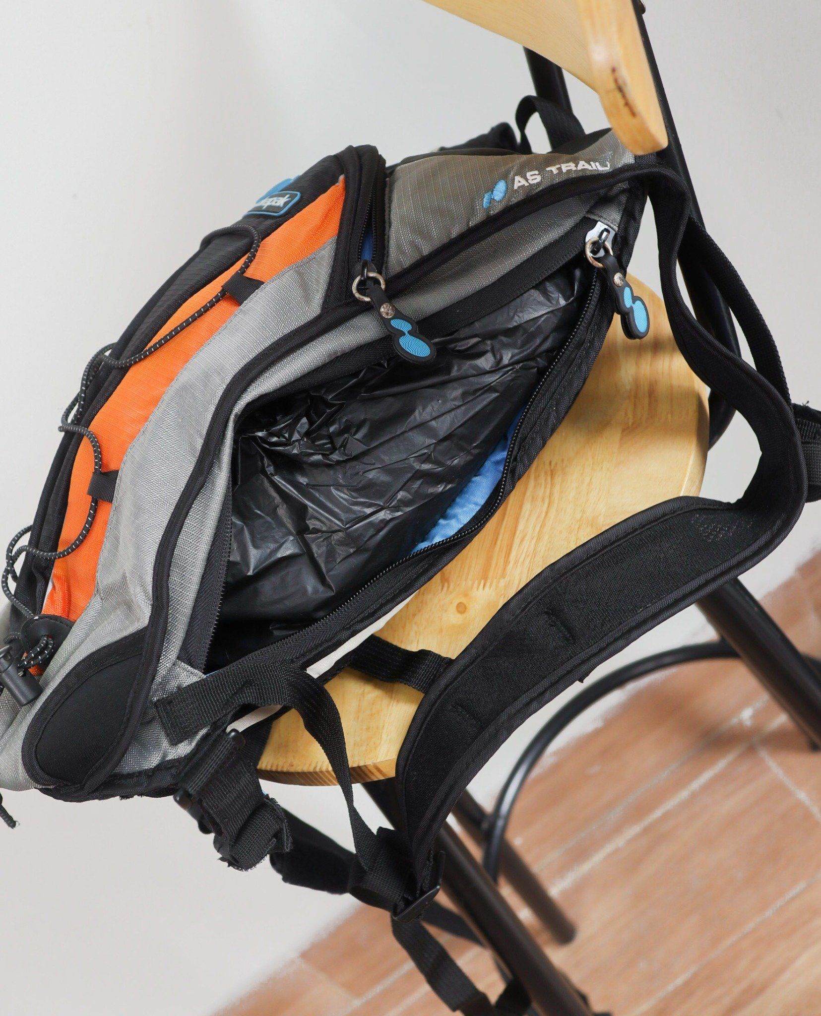  06.13.23 - VTG BAG - HYDRAPAK 
