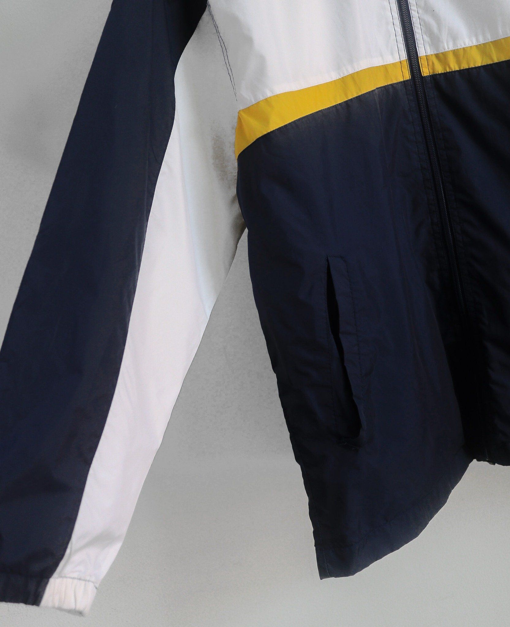 09.29.24 - VTG WINDBREAKER JACKET - NIKE 00s 