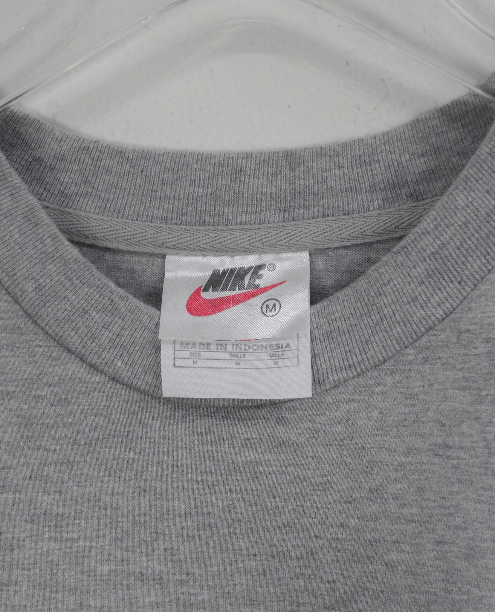 06.23.23 - VTG T-SHIRT - NIKE 90s 