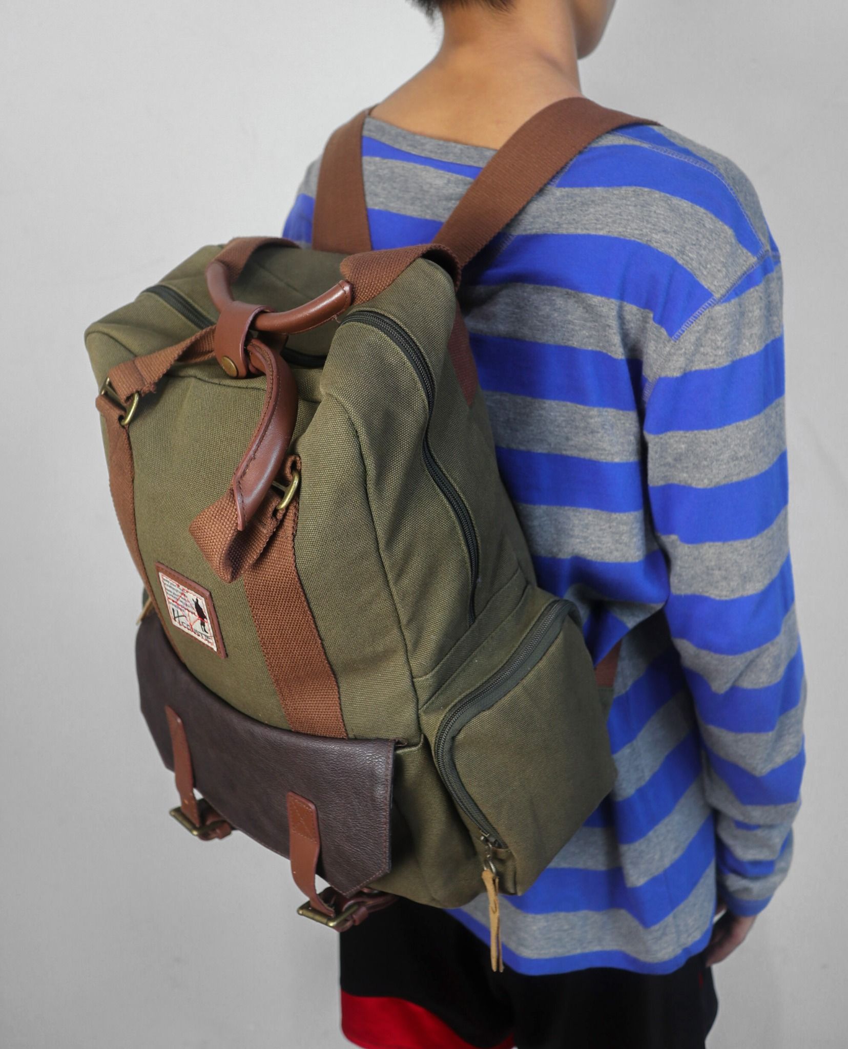  06.22.23 - VTG BAG - H.COUSTIC 