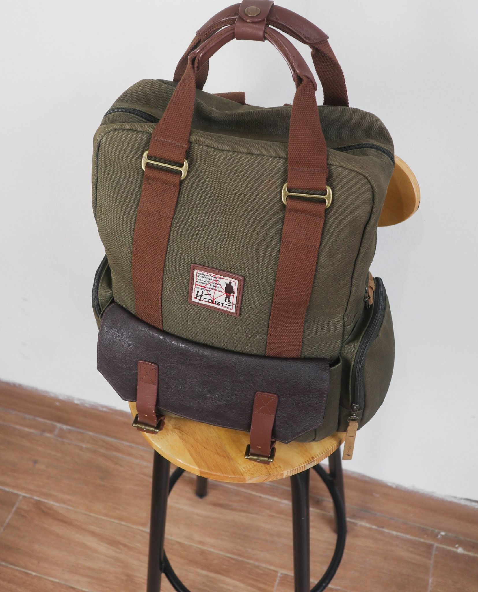  06.22.23 - VTG BAG - H.COUSTIC 