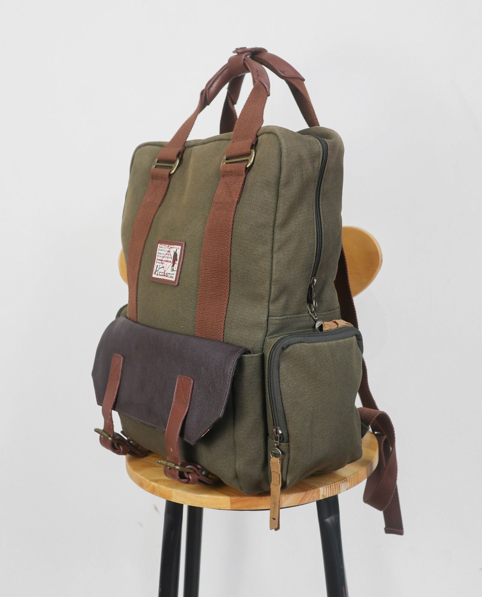  06.22.23 - VTG BAG - H.COUSTIC 