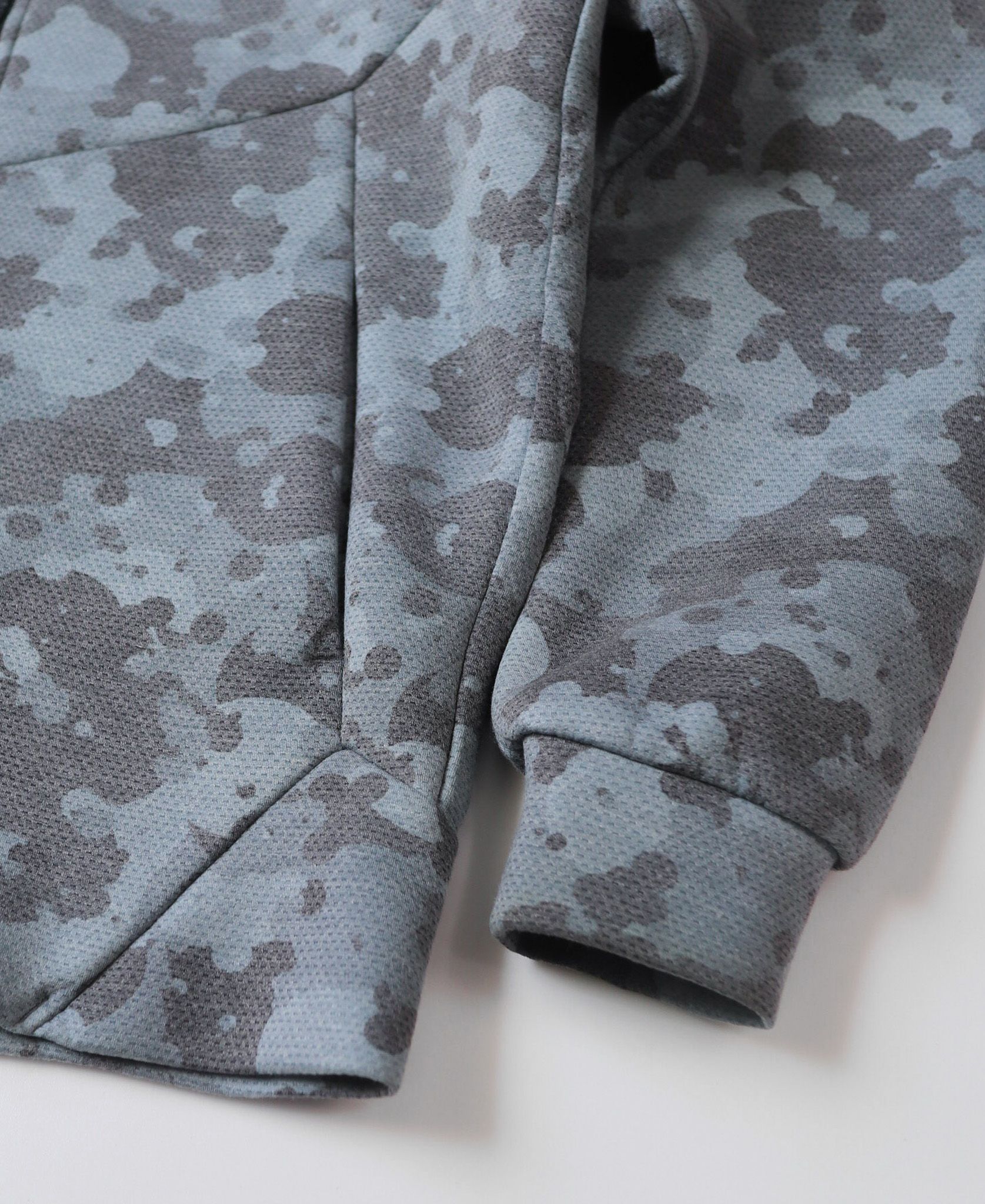  10.28.23 - VTG ZIP HOODED JACKET - OAKLEY 