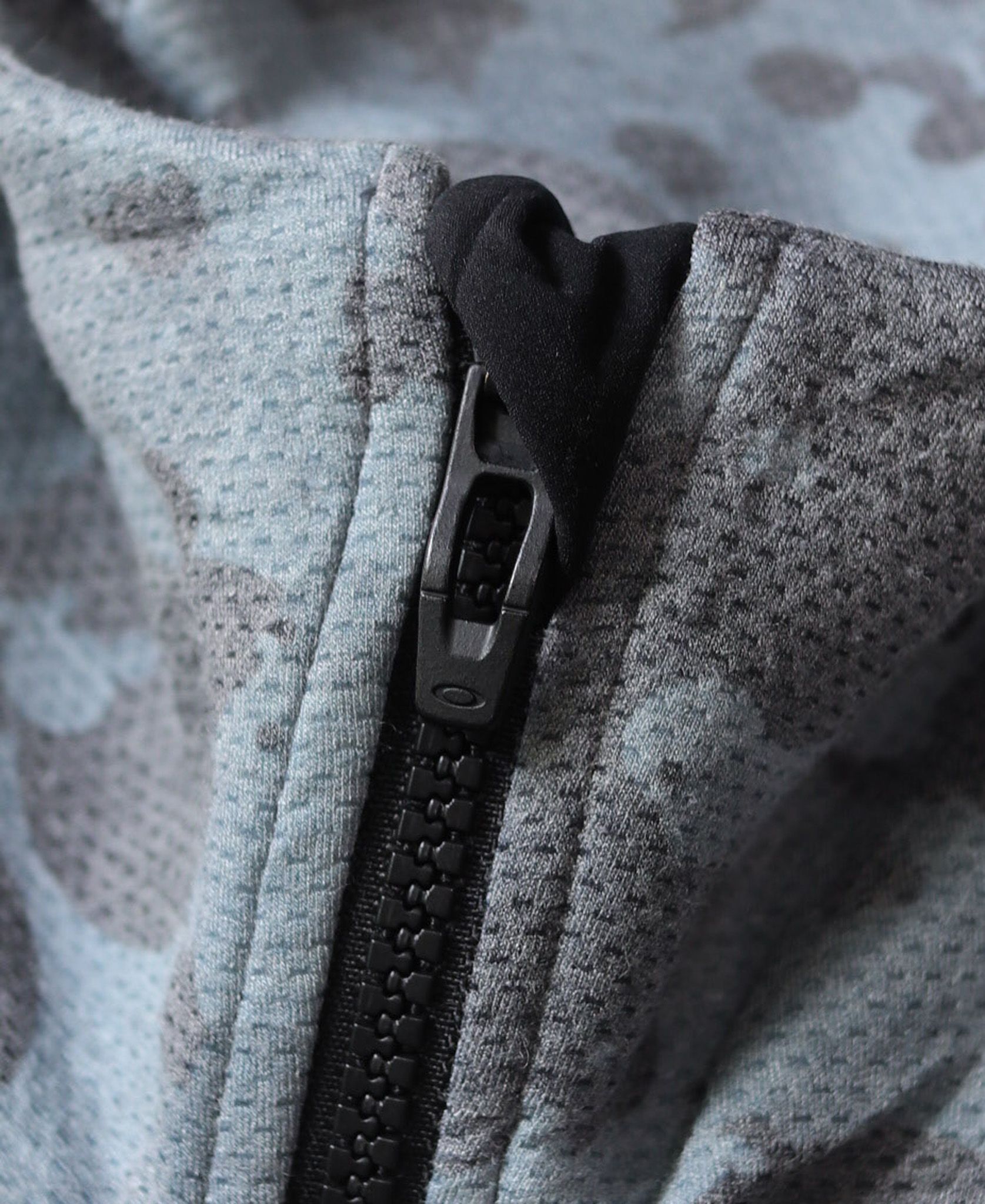  10.28.23 - VTG ZIP HOODED JACKET - OAKLEY 