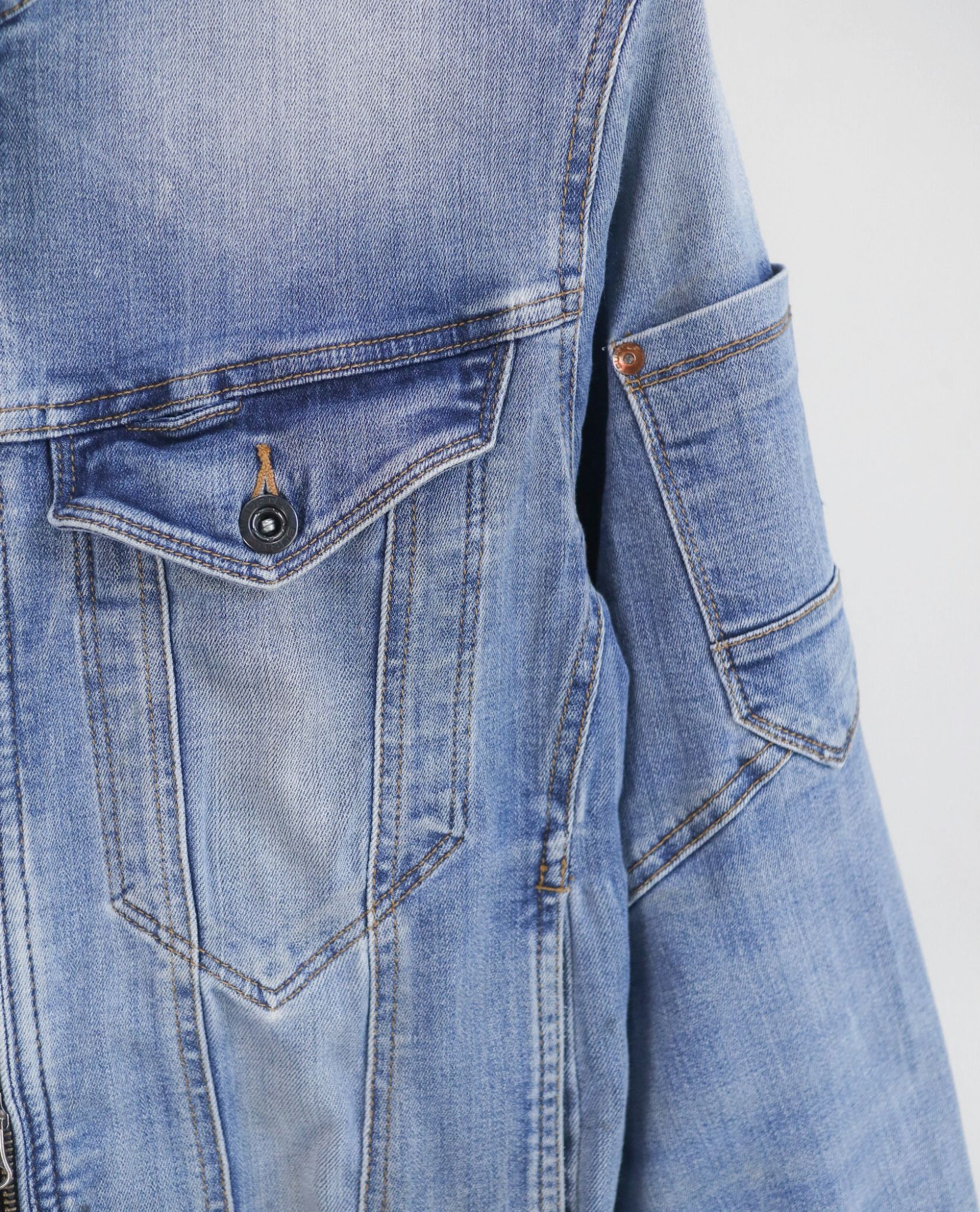  06.25.23 - VTG DENIM WORK JACKET - BURTLE 