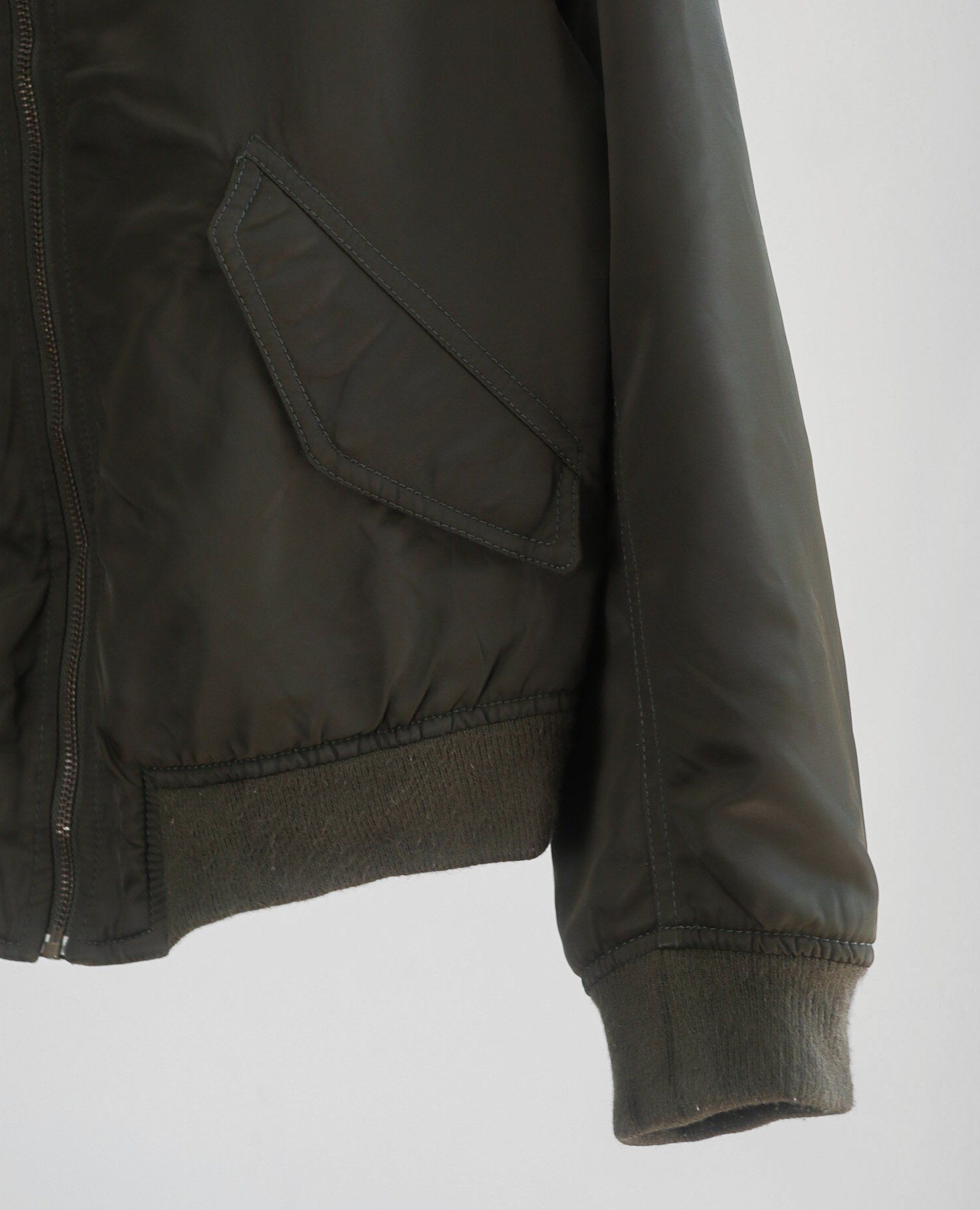  07.16.23 - VTG CROPPED BOMBER JACKET - UNIQLO 