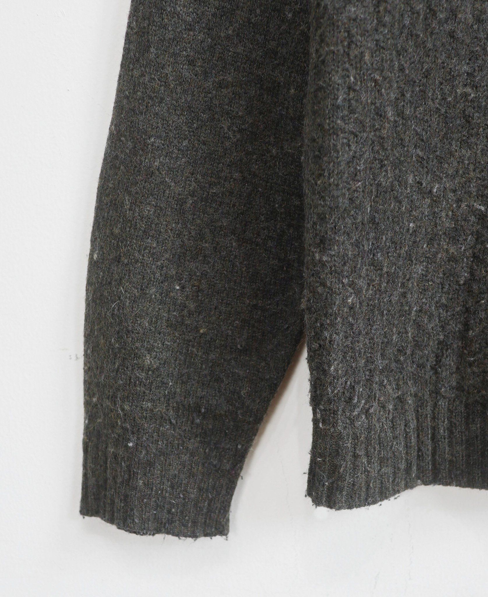  10.24.23 - VTG KNIT SWEATSHIRT - CROCODILE 