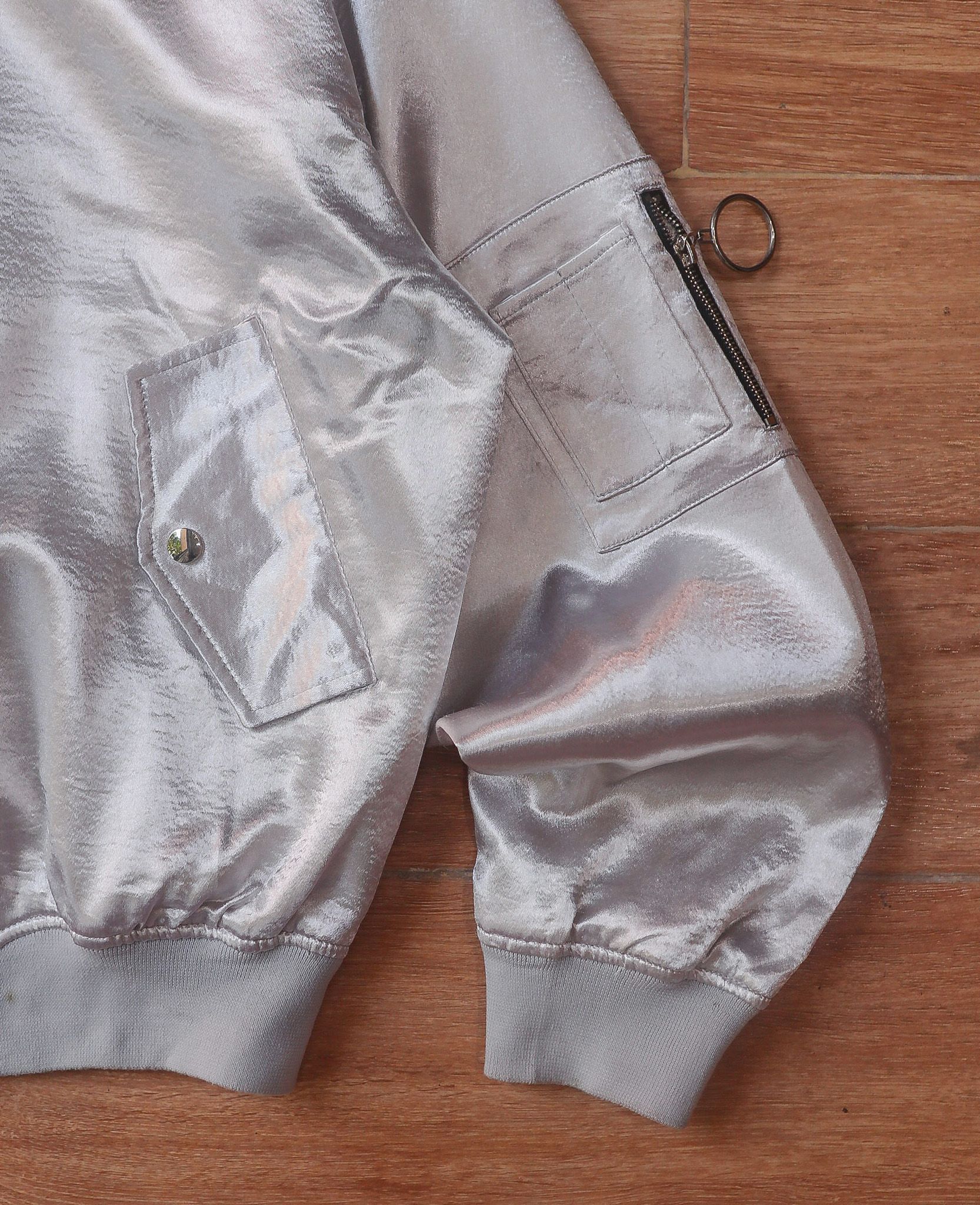  05.12.24 - VTG OVERSIZED SATIN BOMBER JACKET - THE BEST XUE 