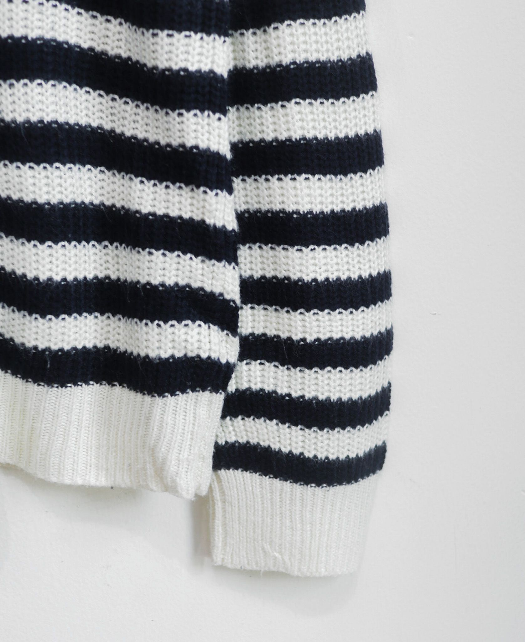  11.16.23 - VTG KNIT SWEATSHIRT - BACK NUMBER 