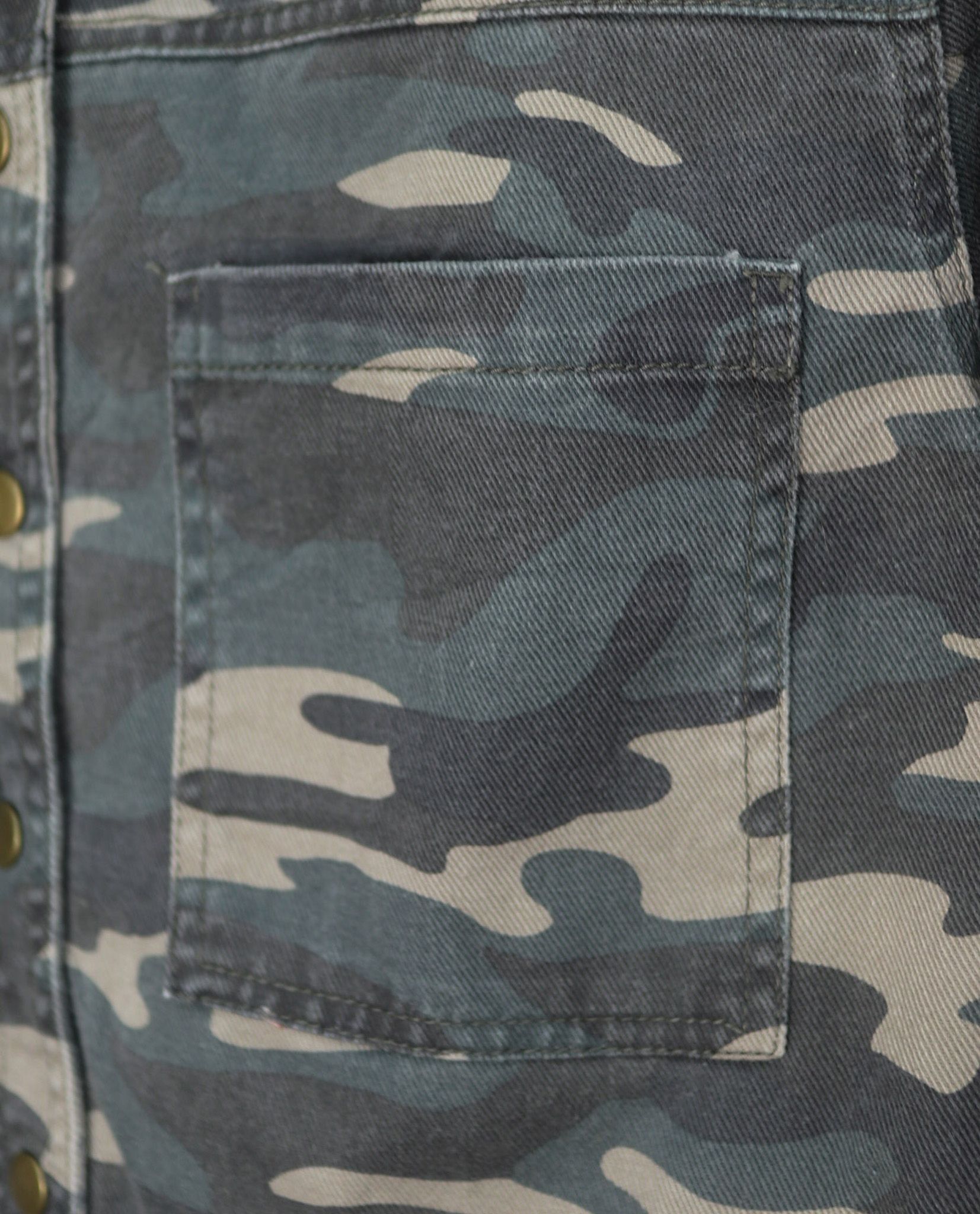  05.09.23 - VTG DENIM MILITARY BUTTON UP SHIRT - FOREVER 21 