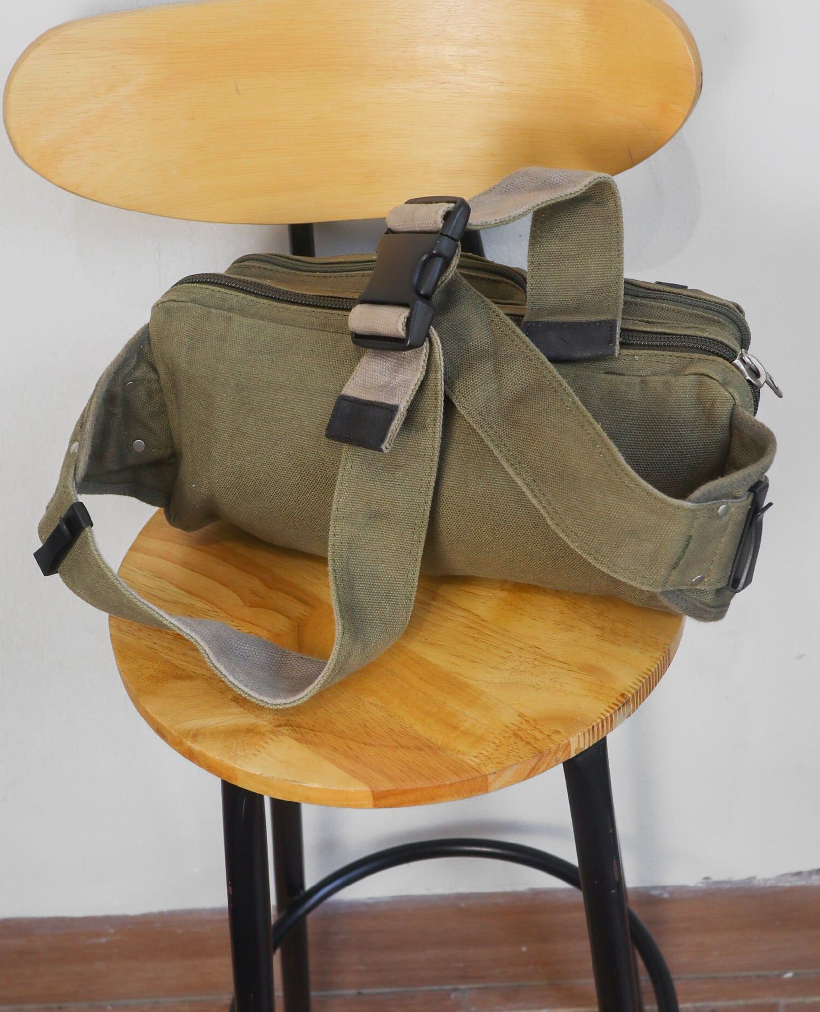  07.13.23 - VTG BAG - TOUGH JEANSMITH 