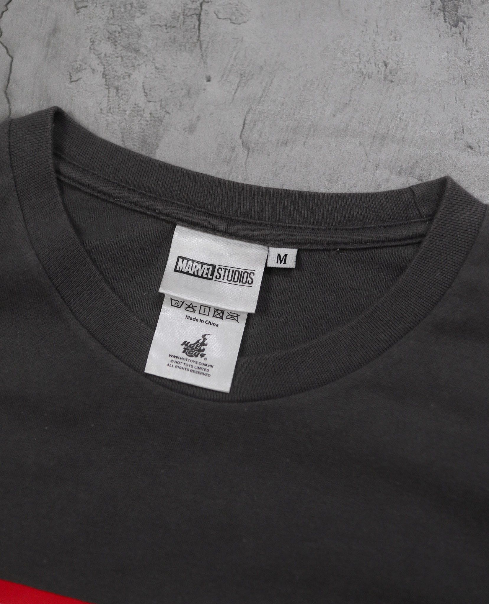  02.23.23 - VTG T-SHIRT - MARVEL STUDIOS X HOT TOYS 