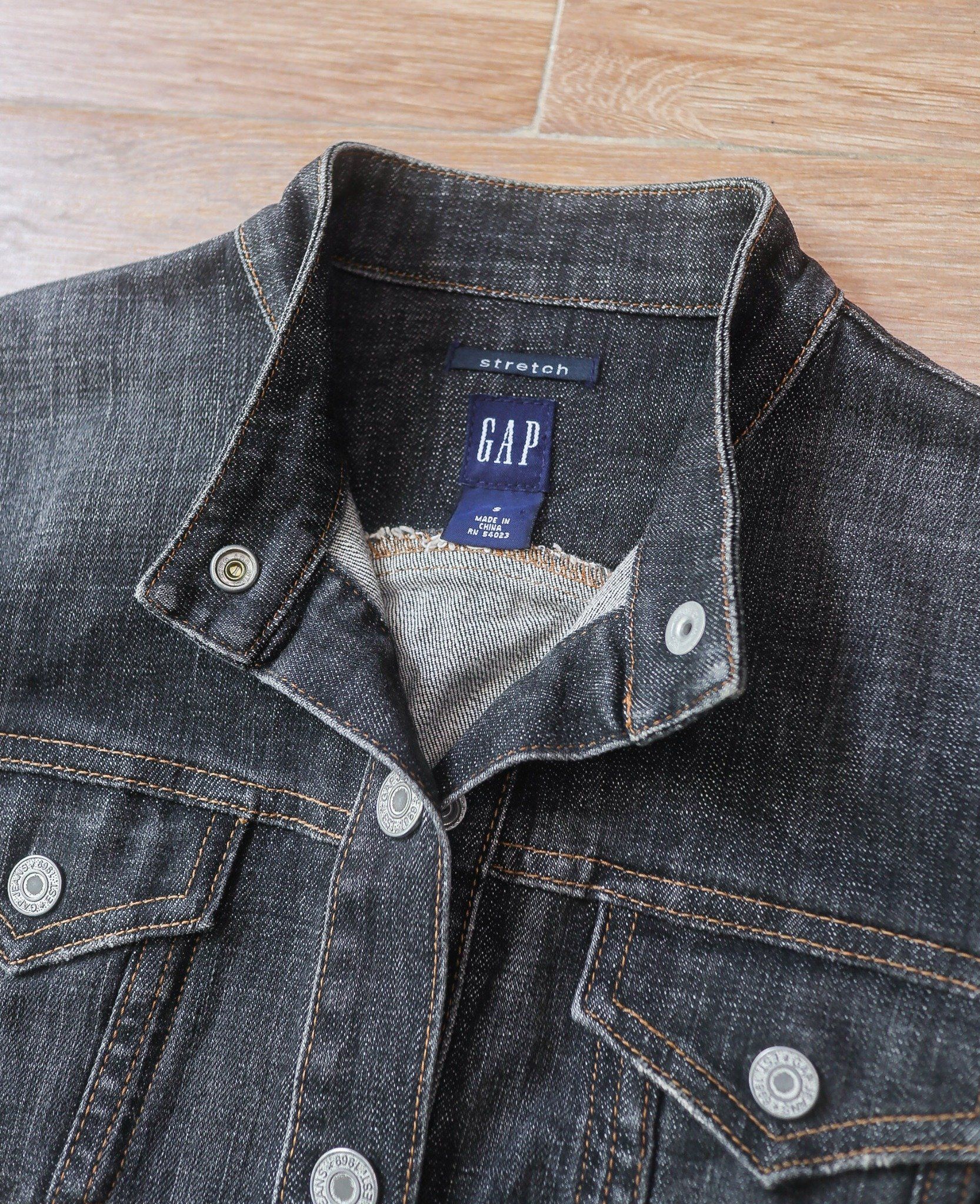  05.26.24 - VTG CROPPED DENIM TRUCKER JACKET - GAP 
