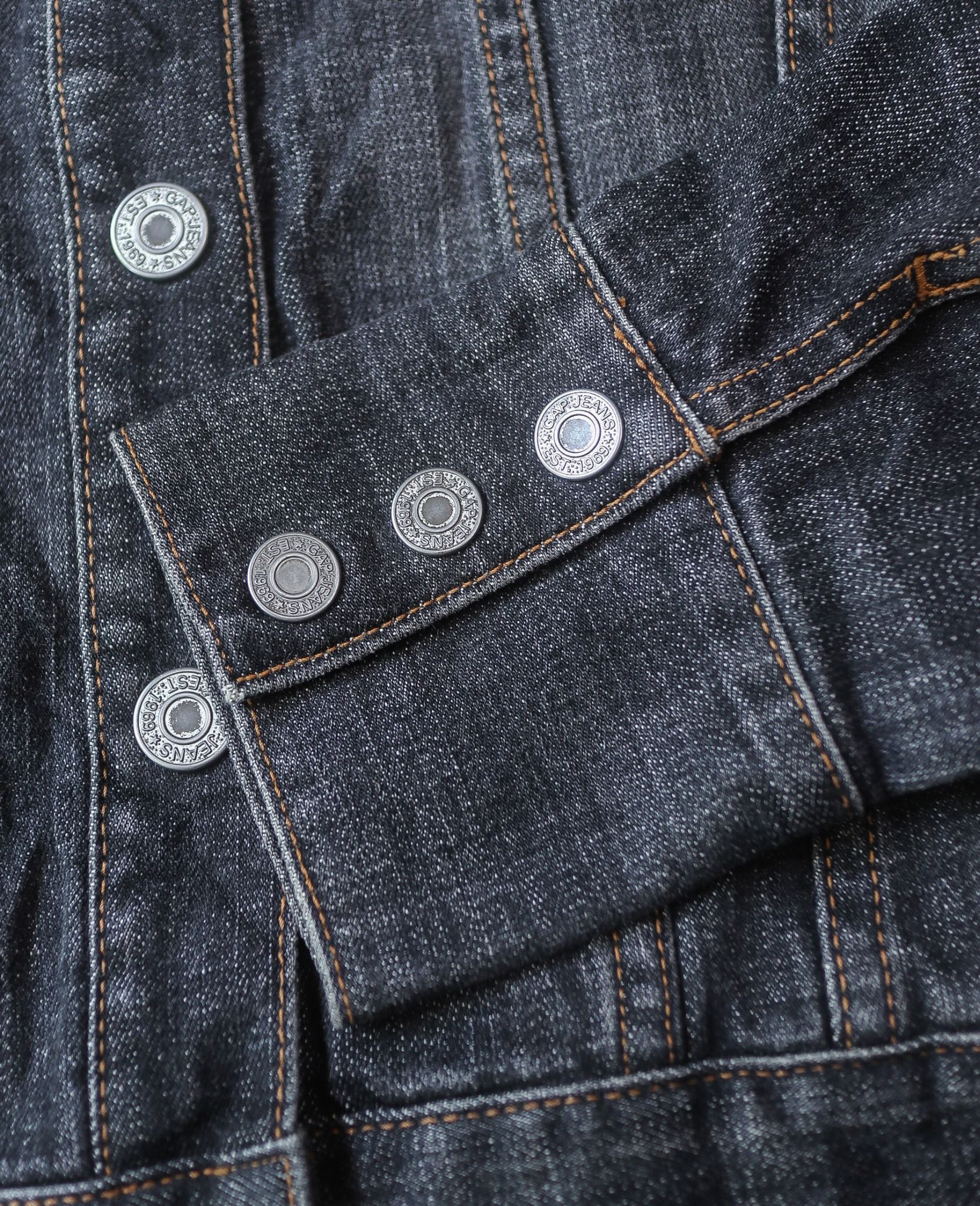  05.26.24 - VTG CROPPED DENIM TRUCKER JACKET - GAP 