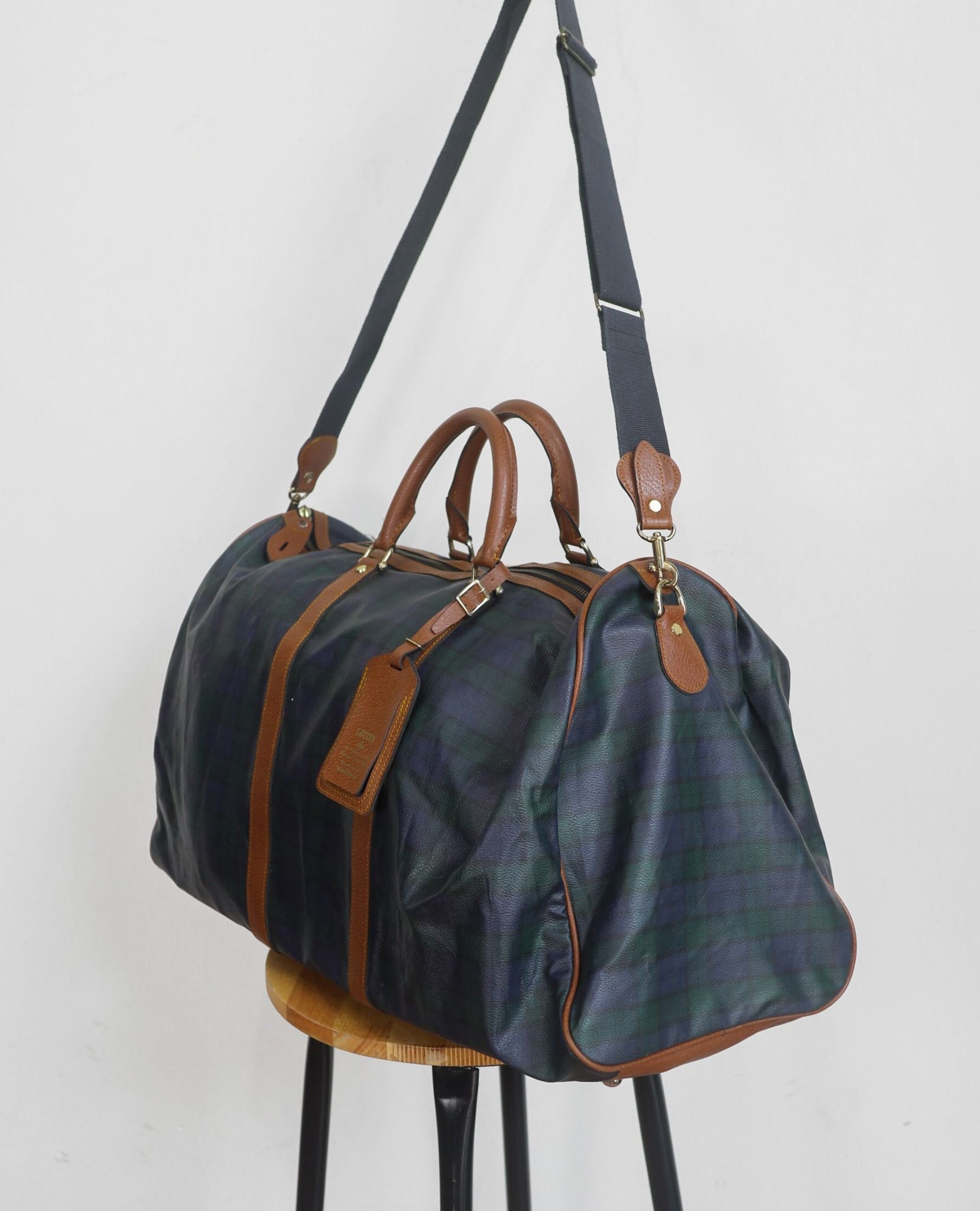  07.18.23 - VTG LEATHER BAG - LETTER 