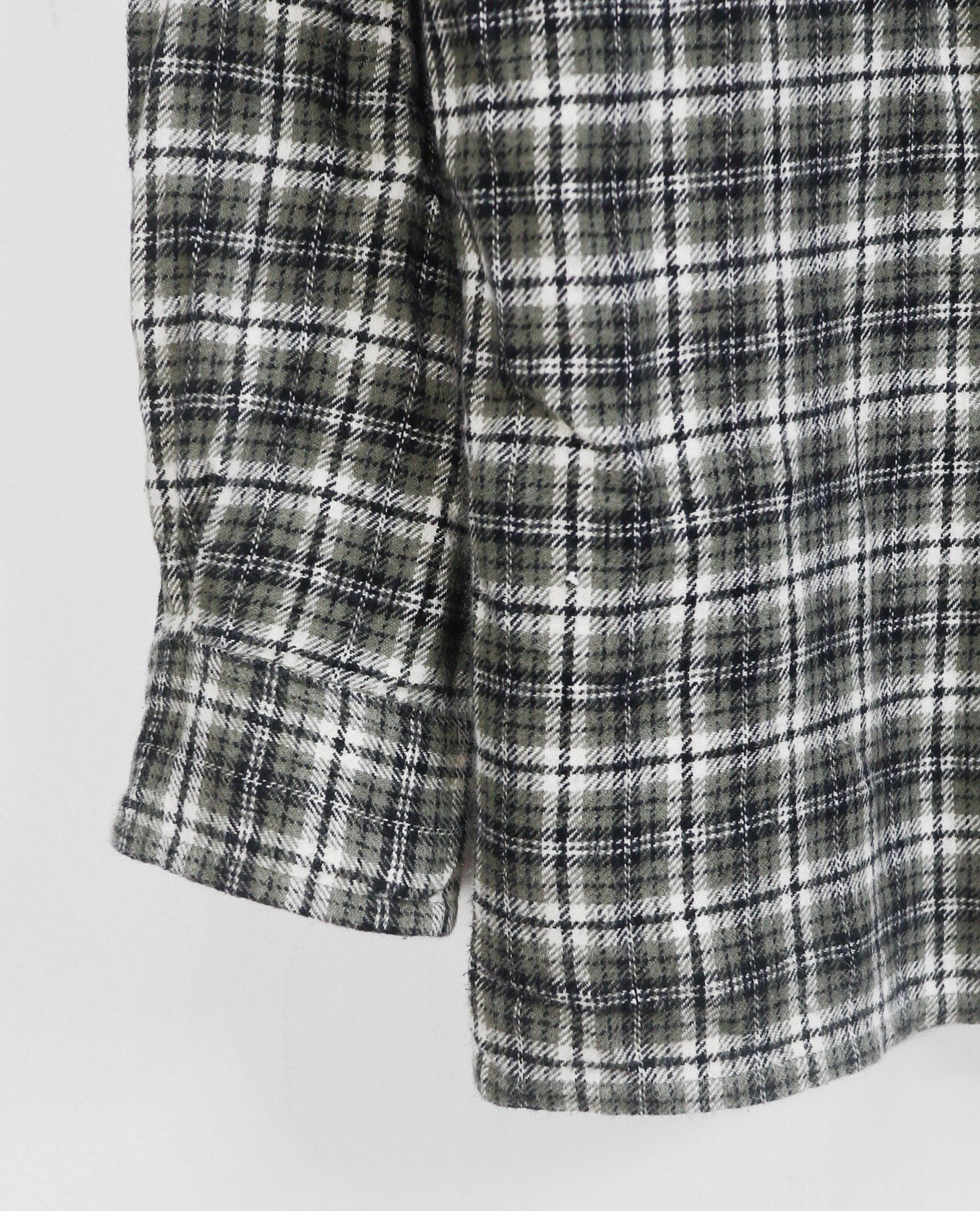  08.03.23 - VTG FLANNEL BUTTON UP SHIRT - OLD NAVY 