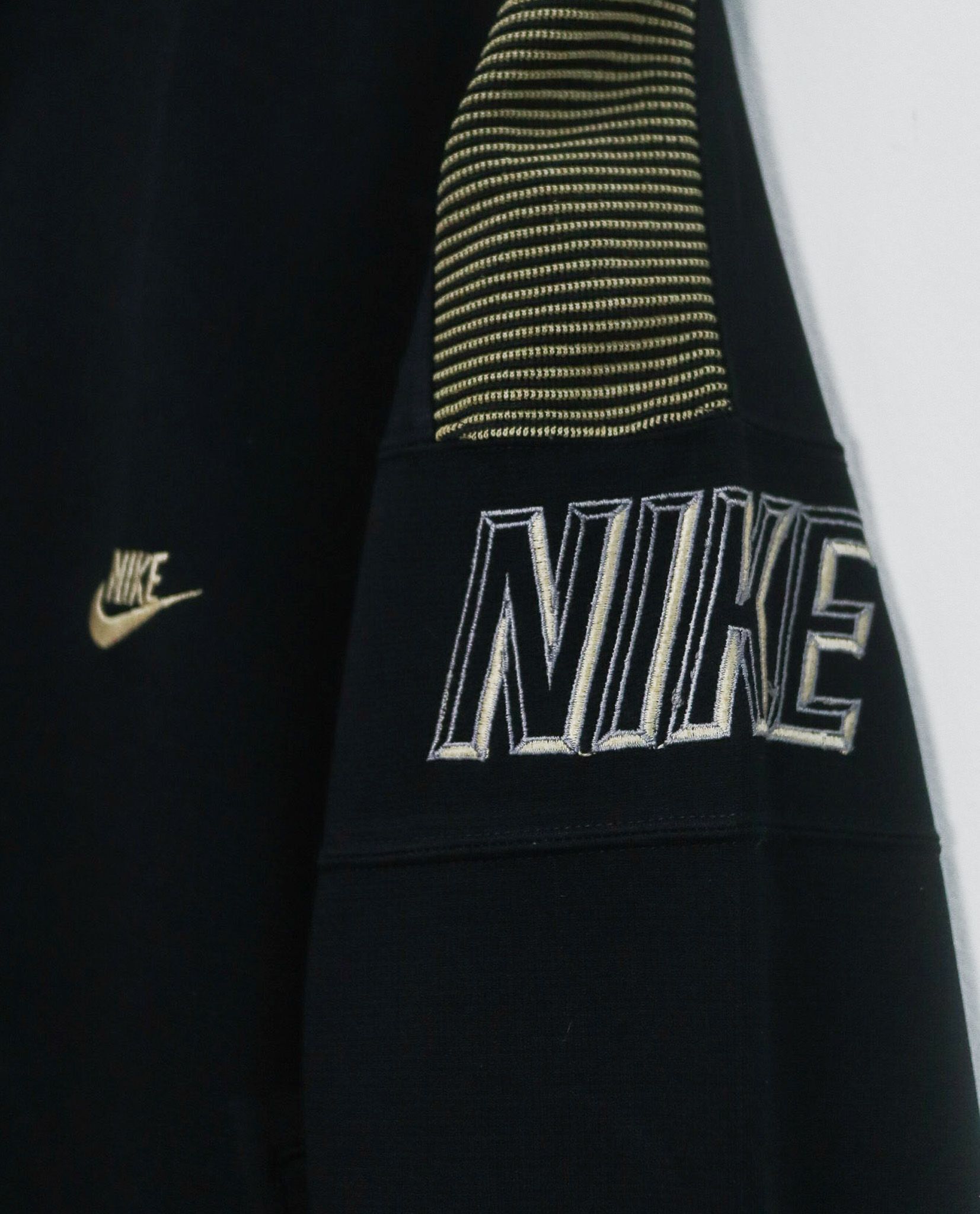  05.15.23 - VTG TRACK JACKET - NIKE 90s 