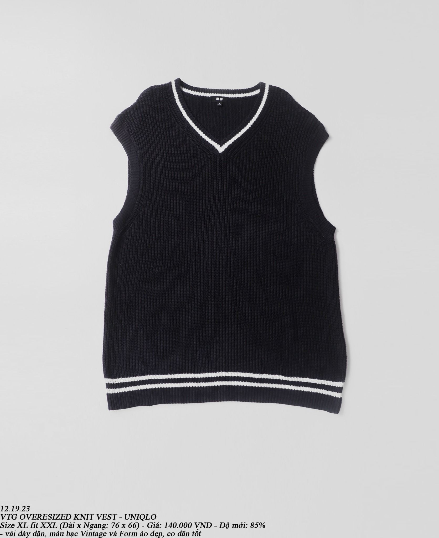  12.19.23 - VTG OVERSIZED KNIT VEST - UNIQLO 