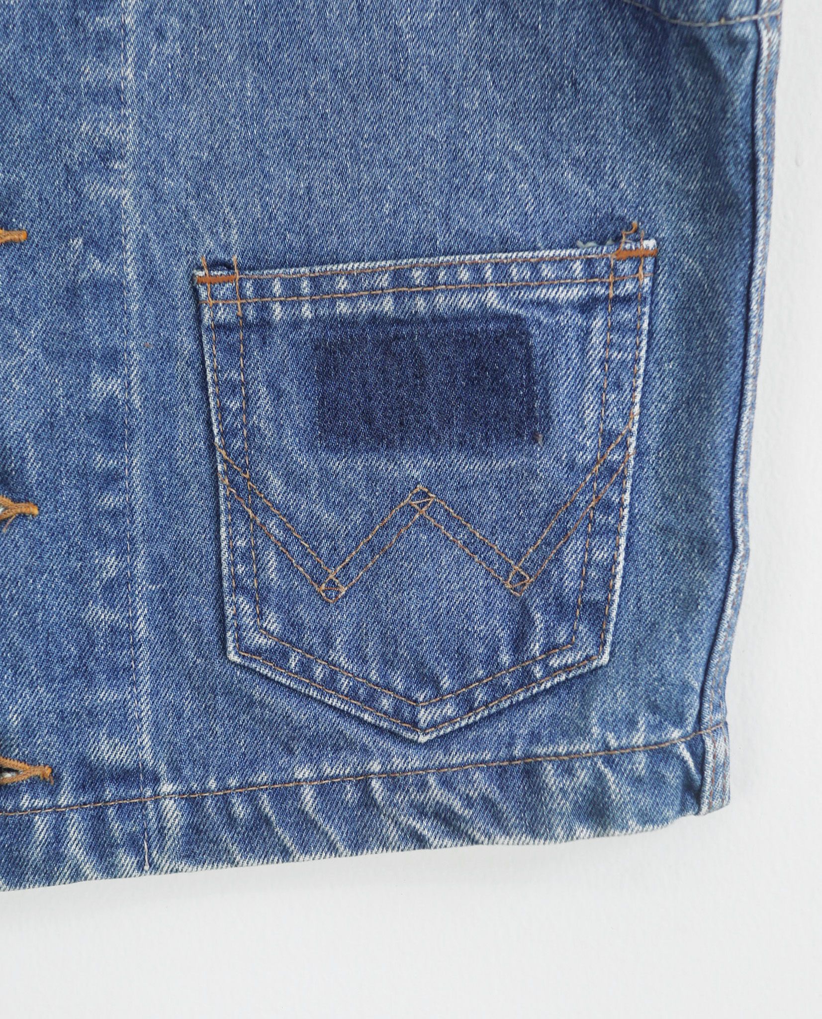  05.17.23 - VTG DENIM VEST JACKET - WRANGLER 