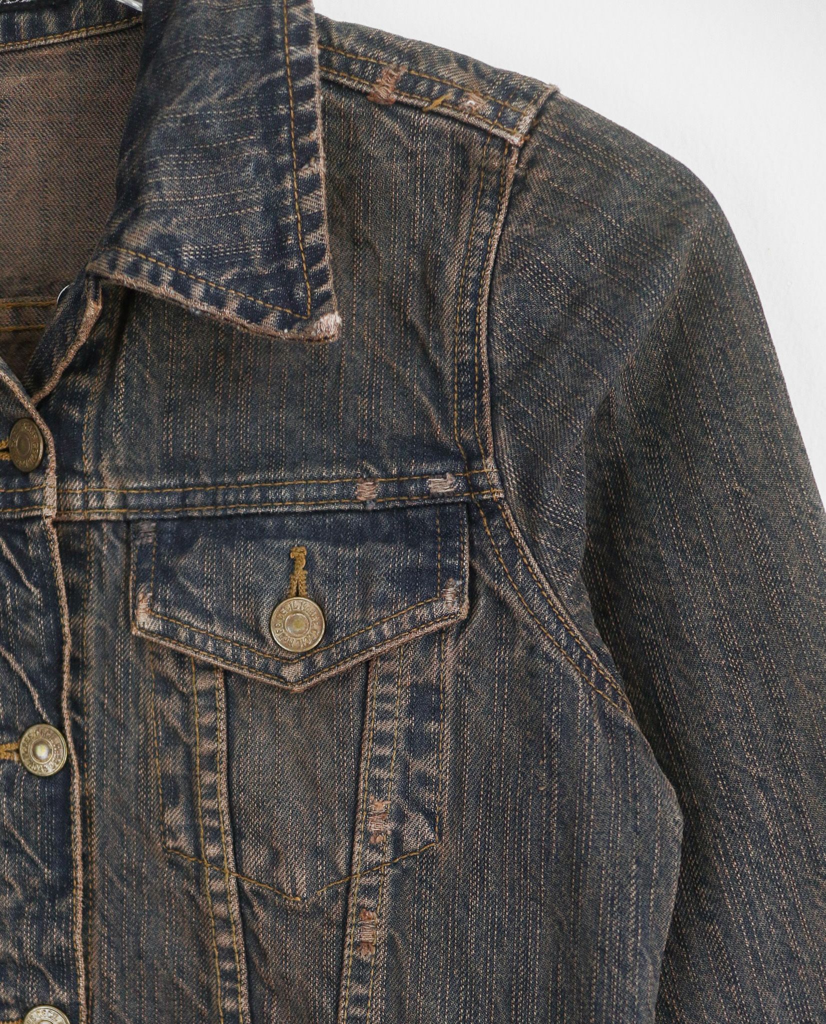  05.17.23 - VTG CROPPED DENIM JACKET - CECIL McBEE 