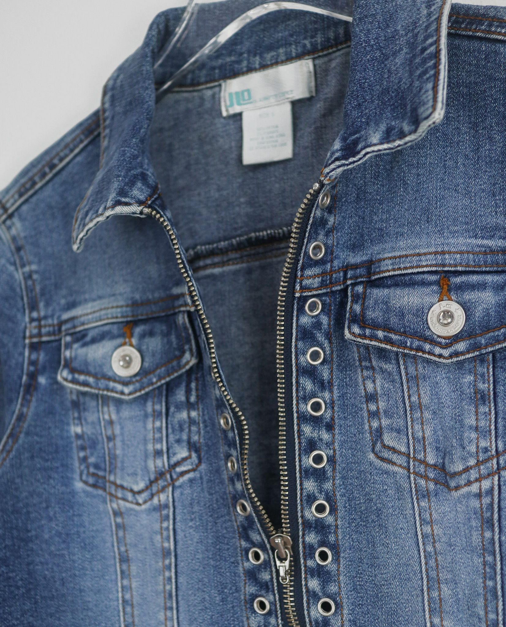  05.17.23 - VTG CROPPED DENIM JACKET - JLO BY JENNIFER LOPEZ 