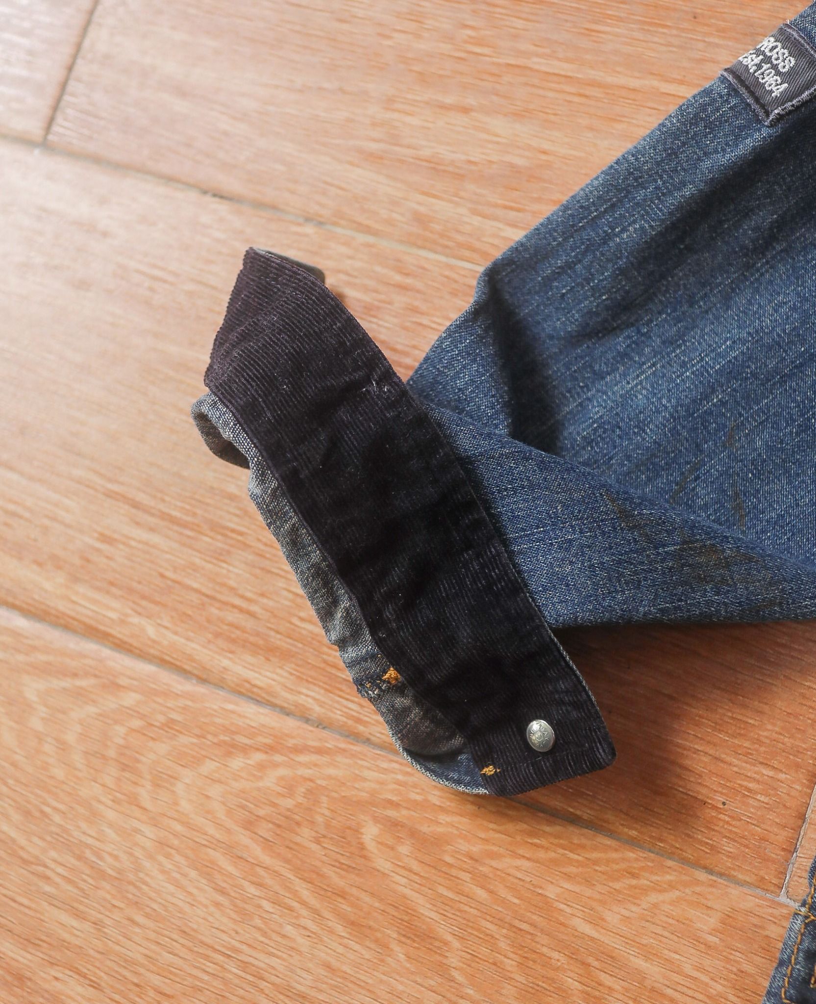  06.28.24 - VTG CROPPED DENIM JACKET - BLUE CROSS 