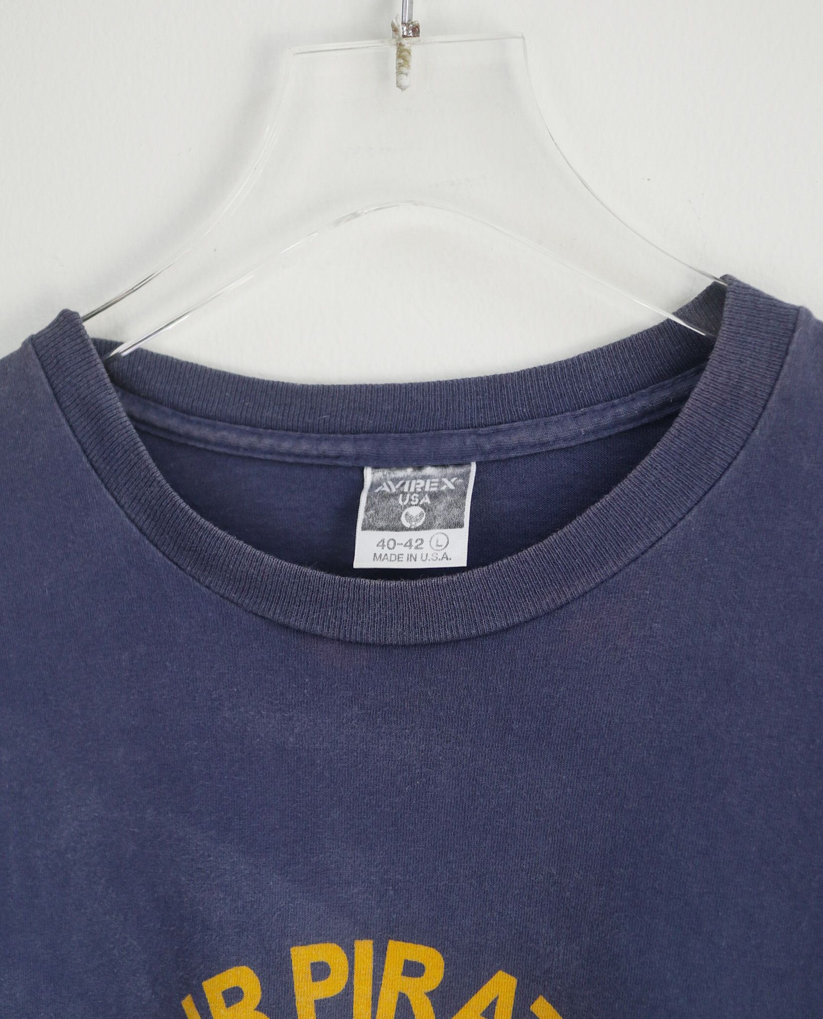  05.19.23 - VTG T-SHIRT - AVIREX USA 90s 