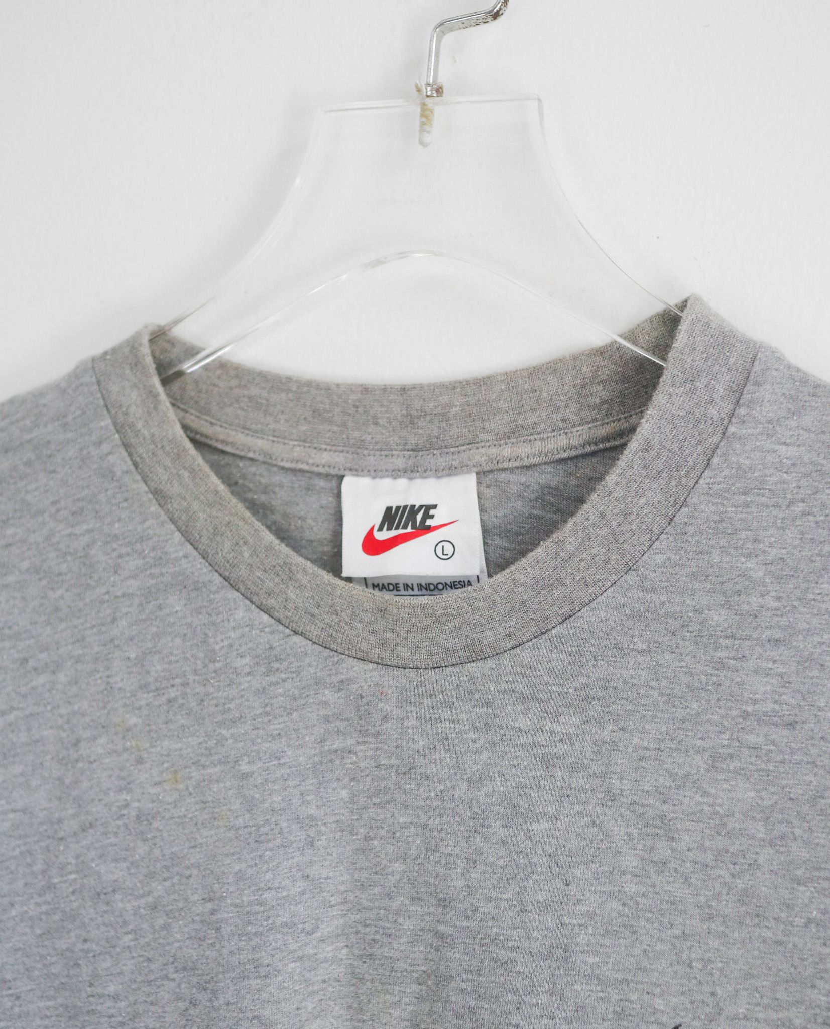  05.19.23 - VTG T-SHIRT - NIKE 90s 