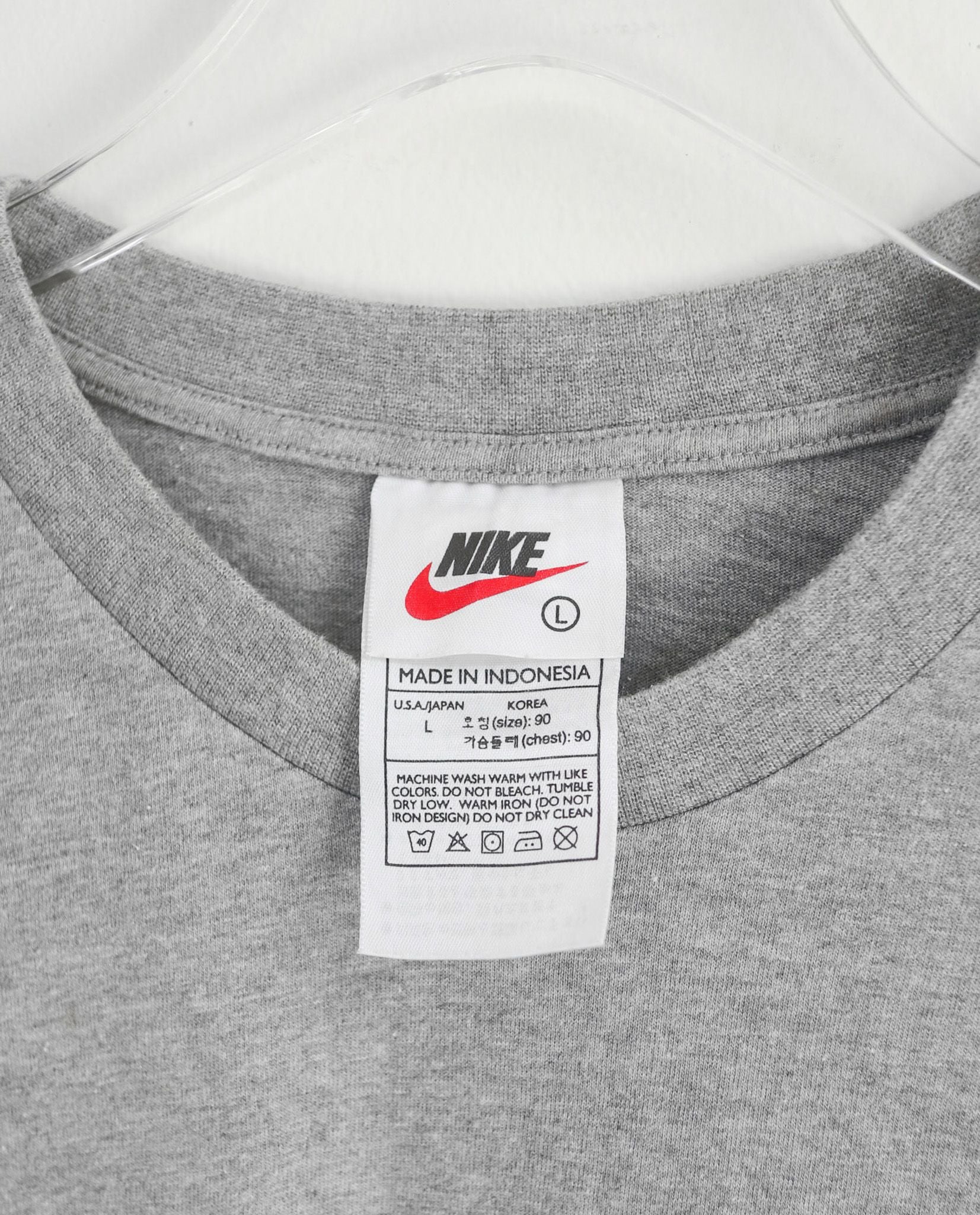  05.19.23 - VTG T-SHIRT - NIKE 90s 