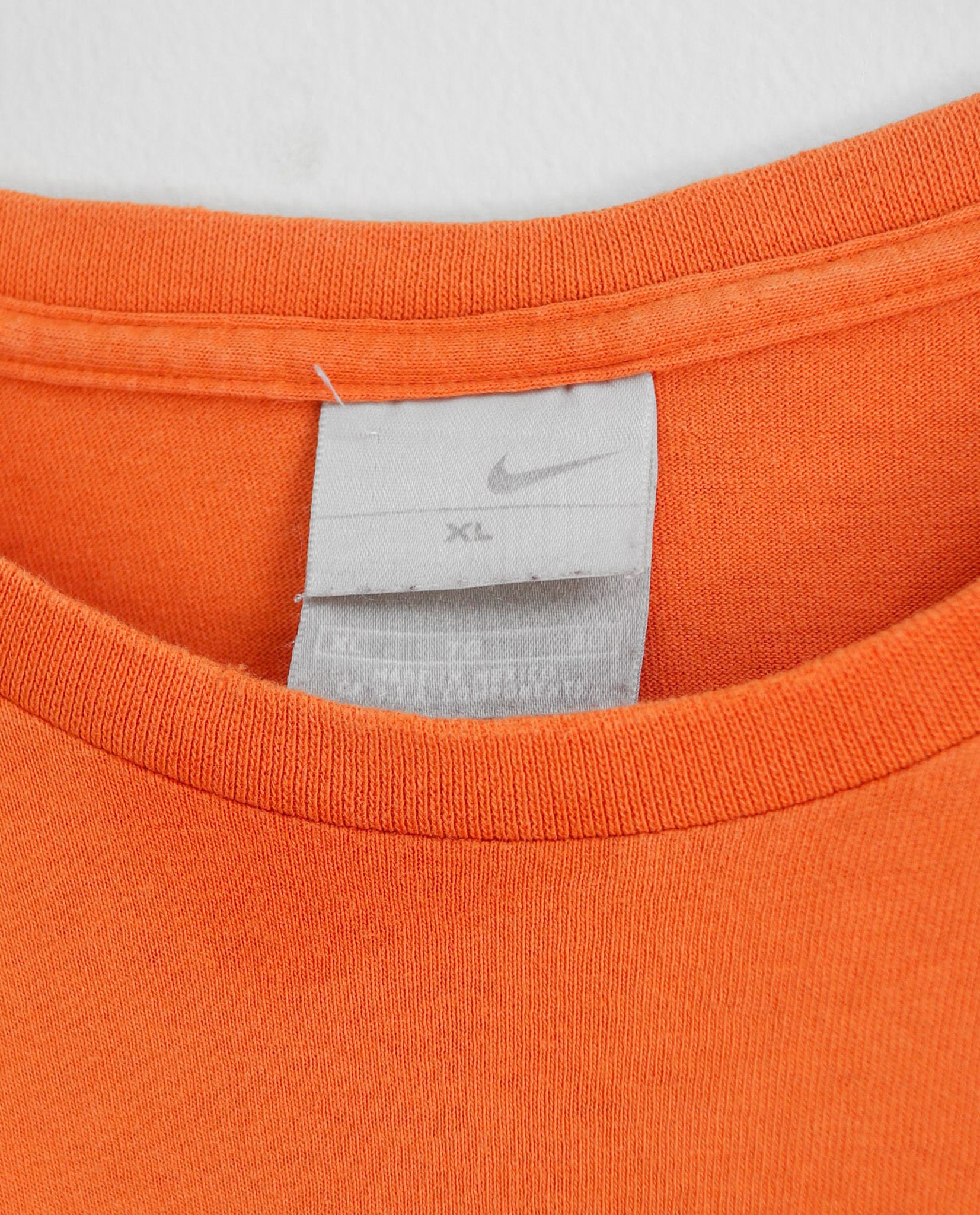  05.19.23 - VTG T-SHIRT - NIKE 90s 