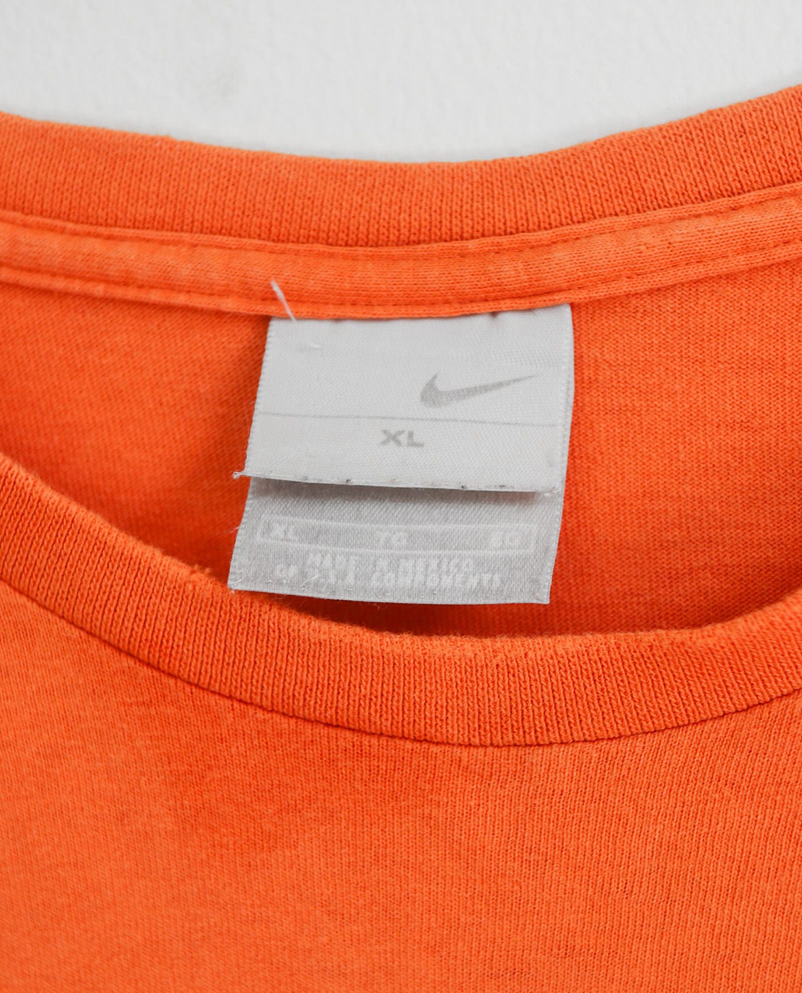  05.19.23 - VTG T-SHIRT - NIKE 90s 