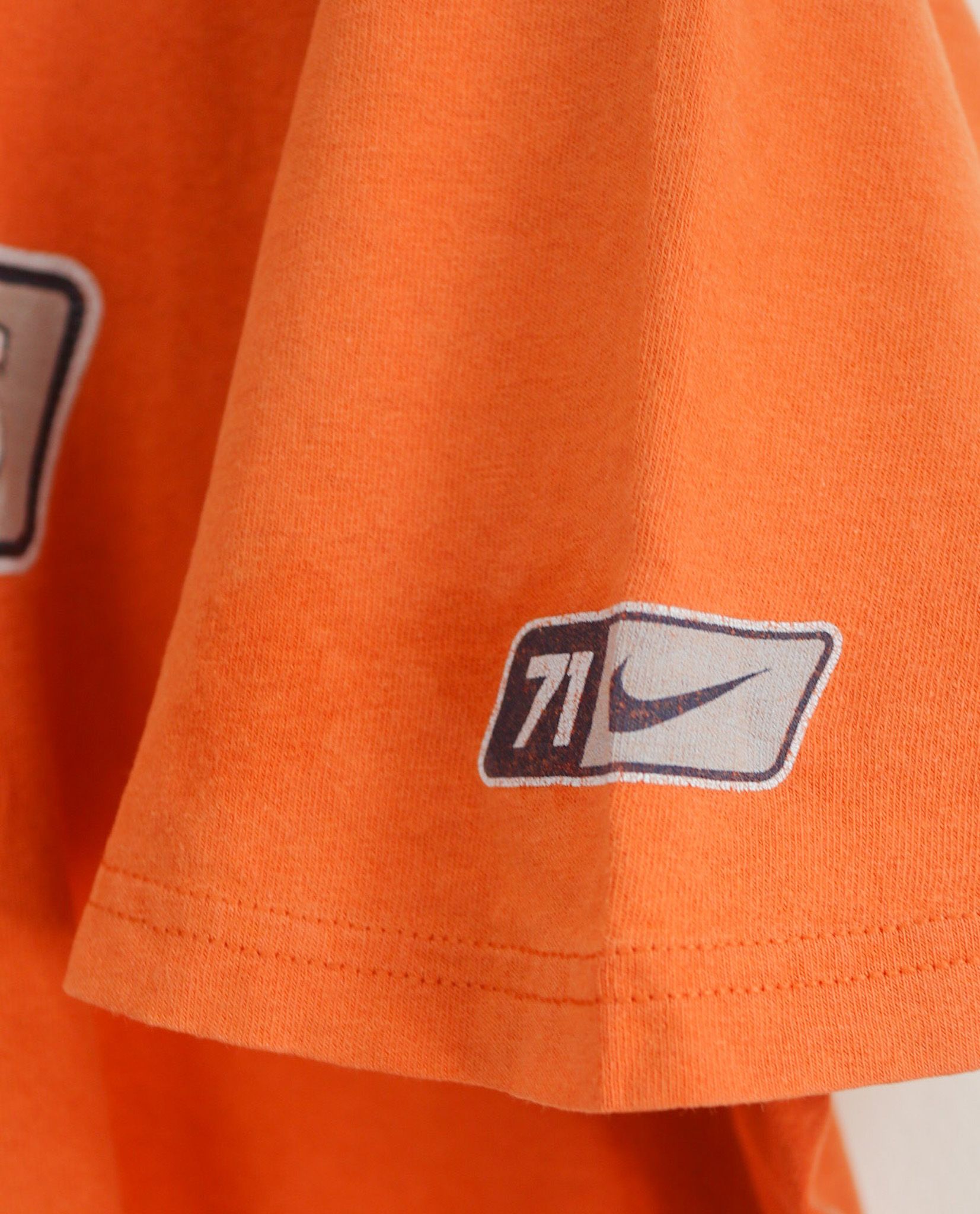  05.19.23 - VTG T-SHIRT - NIKE 90s 