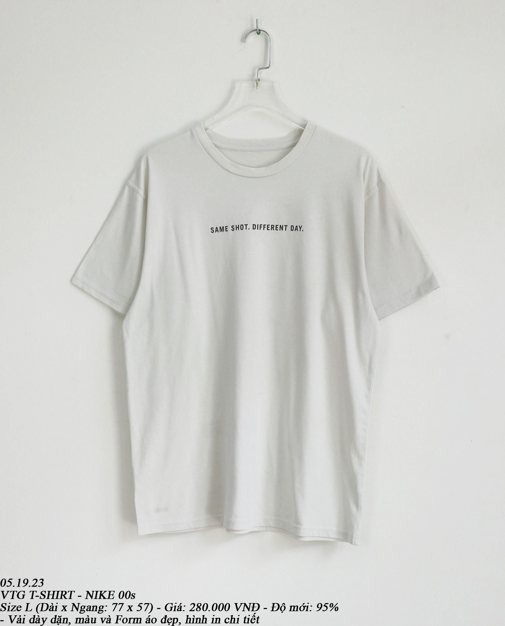  05.19.23 - VTG T-SHIRT - NIKE 00s 