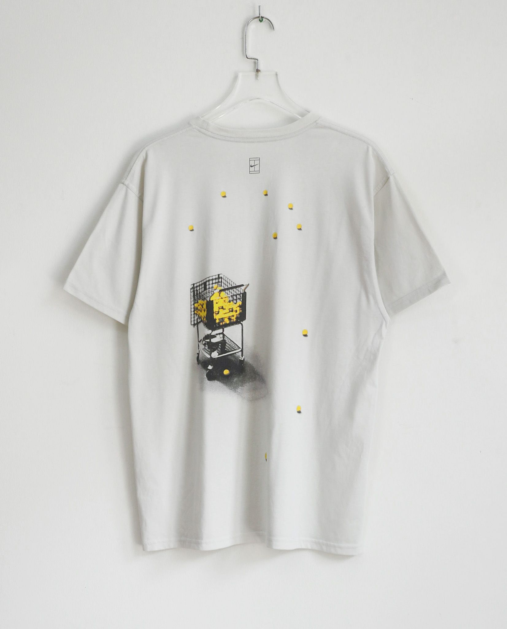  05.19.23 - VTG T-SHIRT - NIKE 00s 