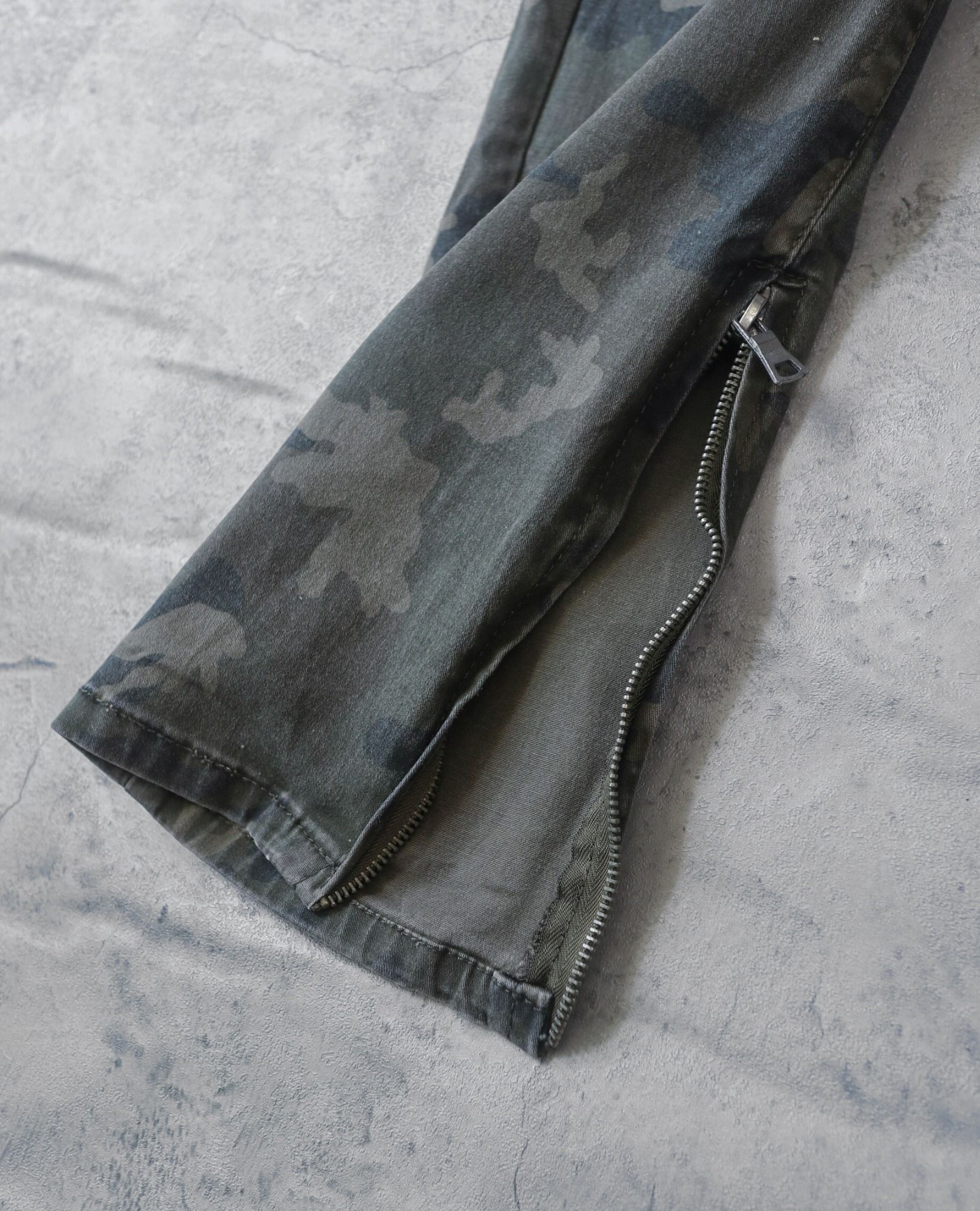  08.09.23 - VTG BIKER DENIM PANTS - FOREVER 21 