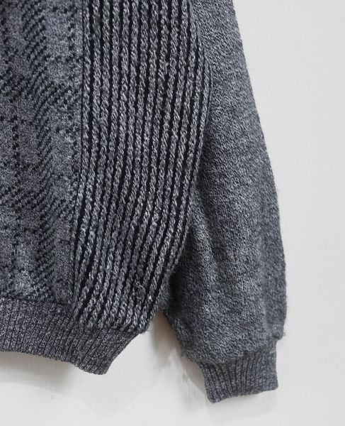  01.04.24 - VTG KNIT SWEATSHIRT - WILD WALK 
