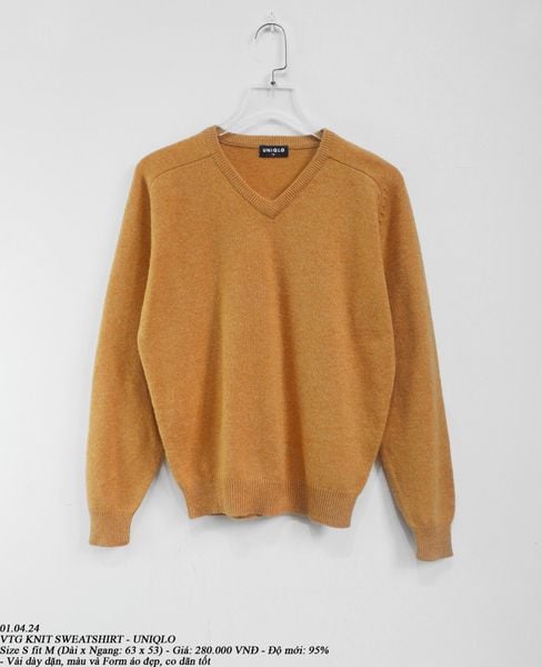  01.04.24 - VTG KNIT SWEATSHIRT - UNIQLO 