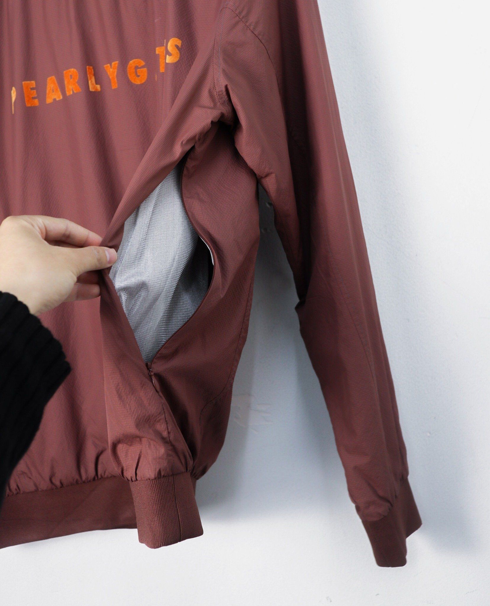  12.18.22 - VTG NYLON WIND SHIRT - PEARLY GATES 