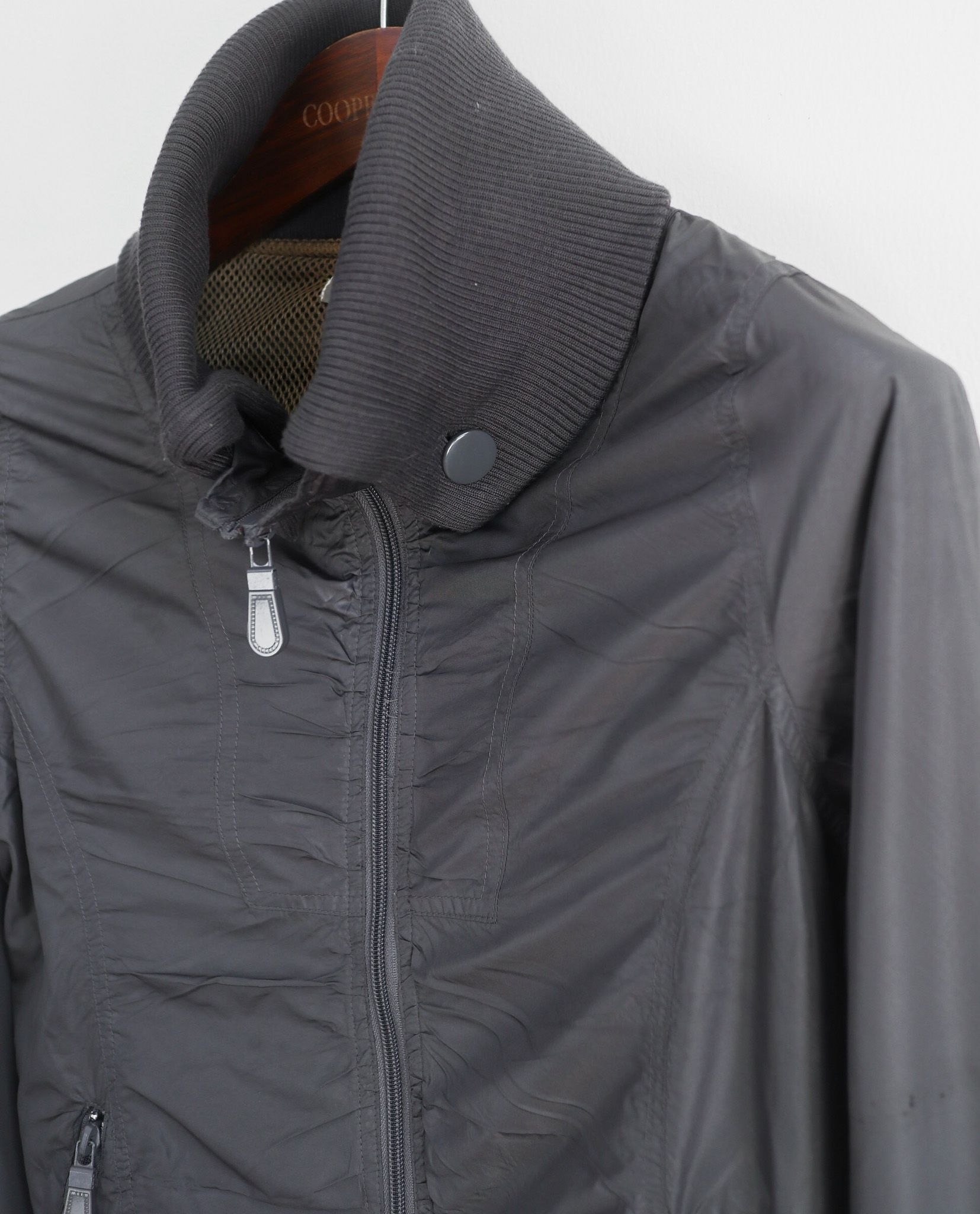  06.05.23 (BLK) - VTG CROPPED NYLON JACKET - MISS ARTEMIS 