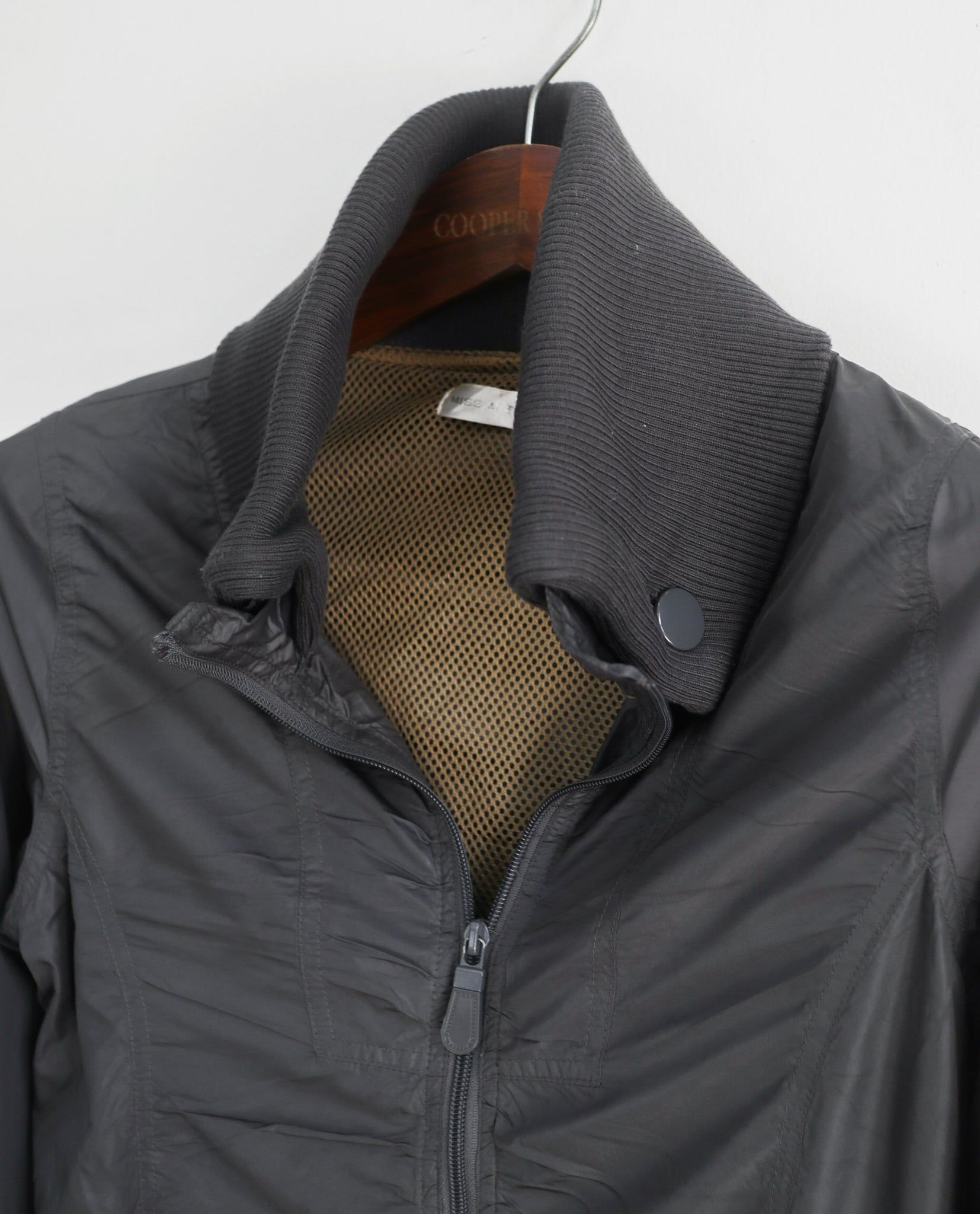  06.05.23 (BLK) - VTG CROPPED NYLON JACKET - MISS ARTEMIS 