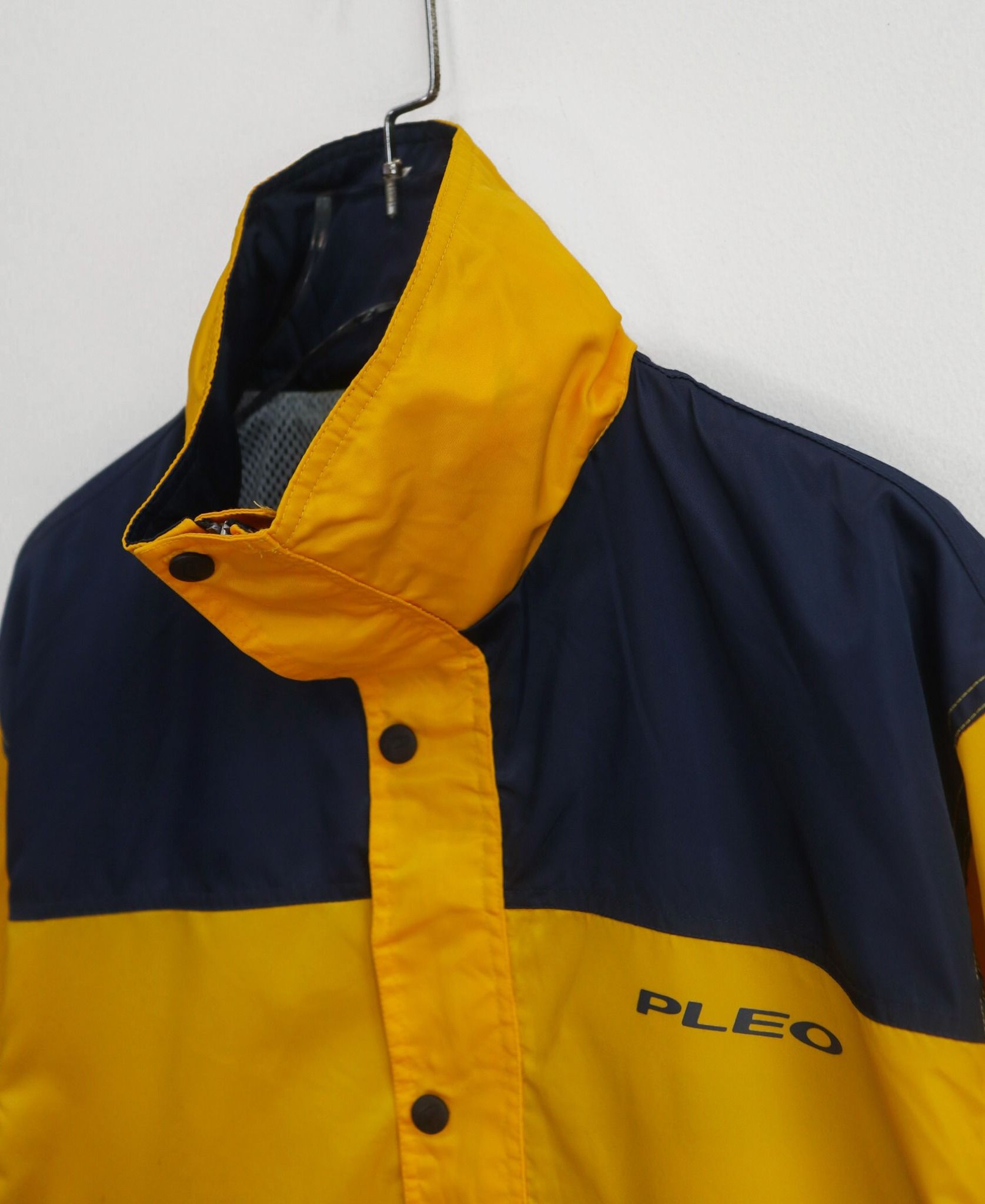  11.19.23 - VTG WINDBREAKER JACKET - PLEO 