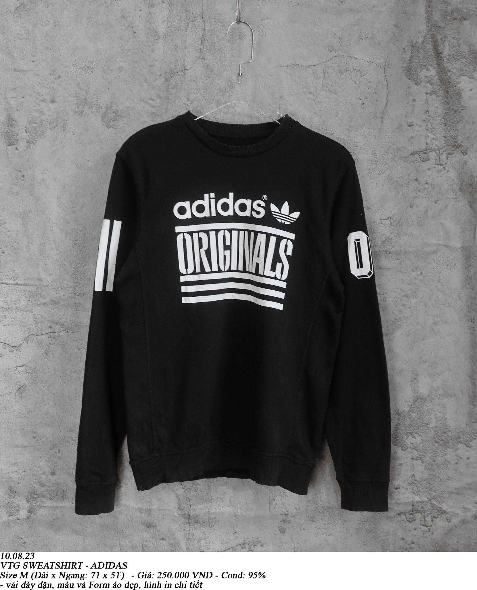  10.08.23 - VTG SWEATSHIRT - ADIDAS 